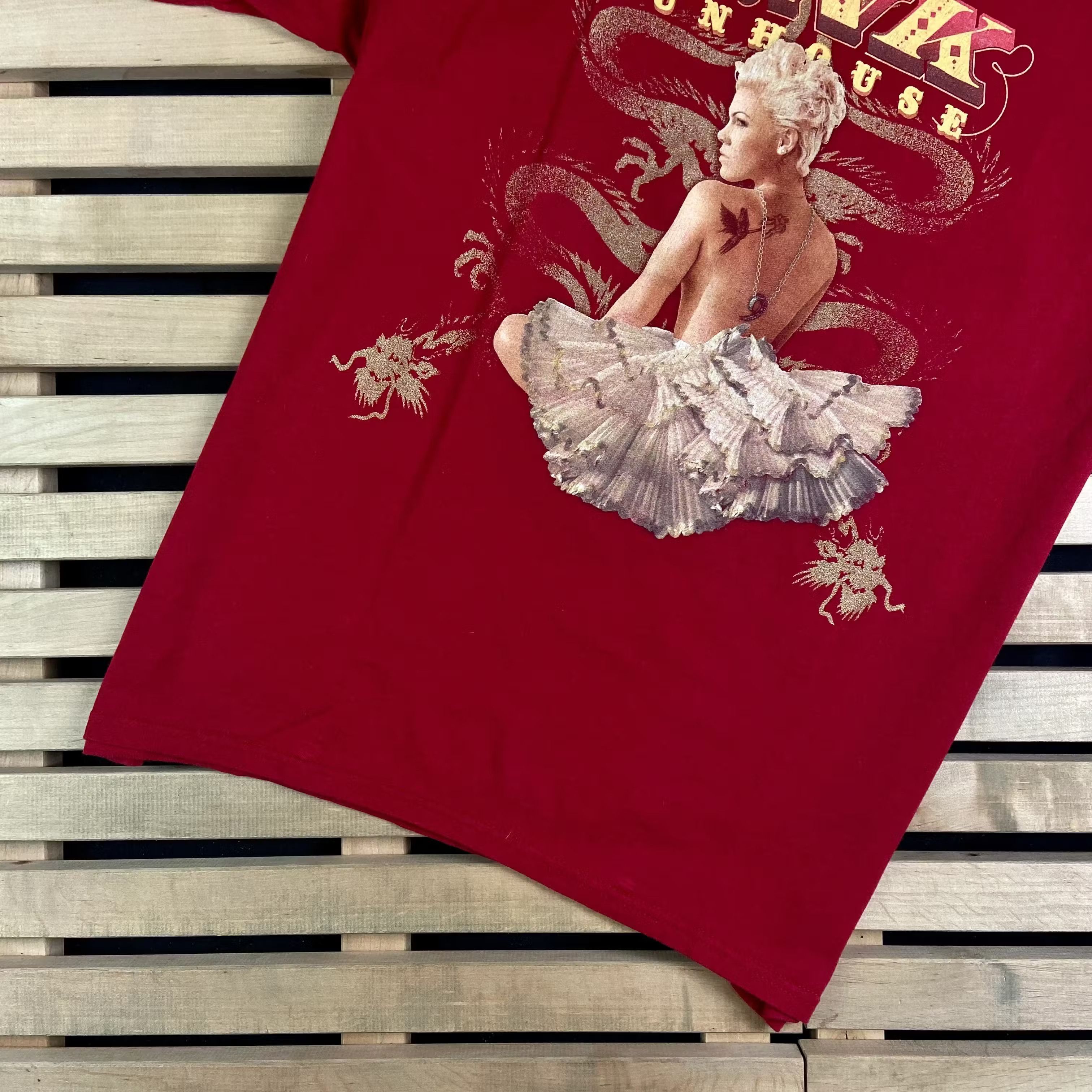 Band Tees × Vintage Mens Vintage T Shirt Pink Funhouse Tour 2009 Size L Size US L / EU 52-54 / 3 - 3 Thumbnail