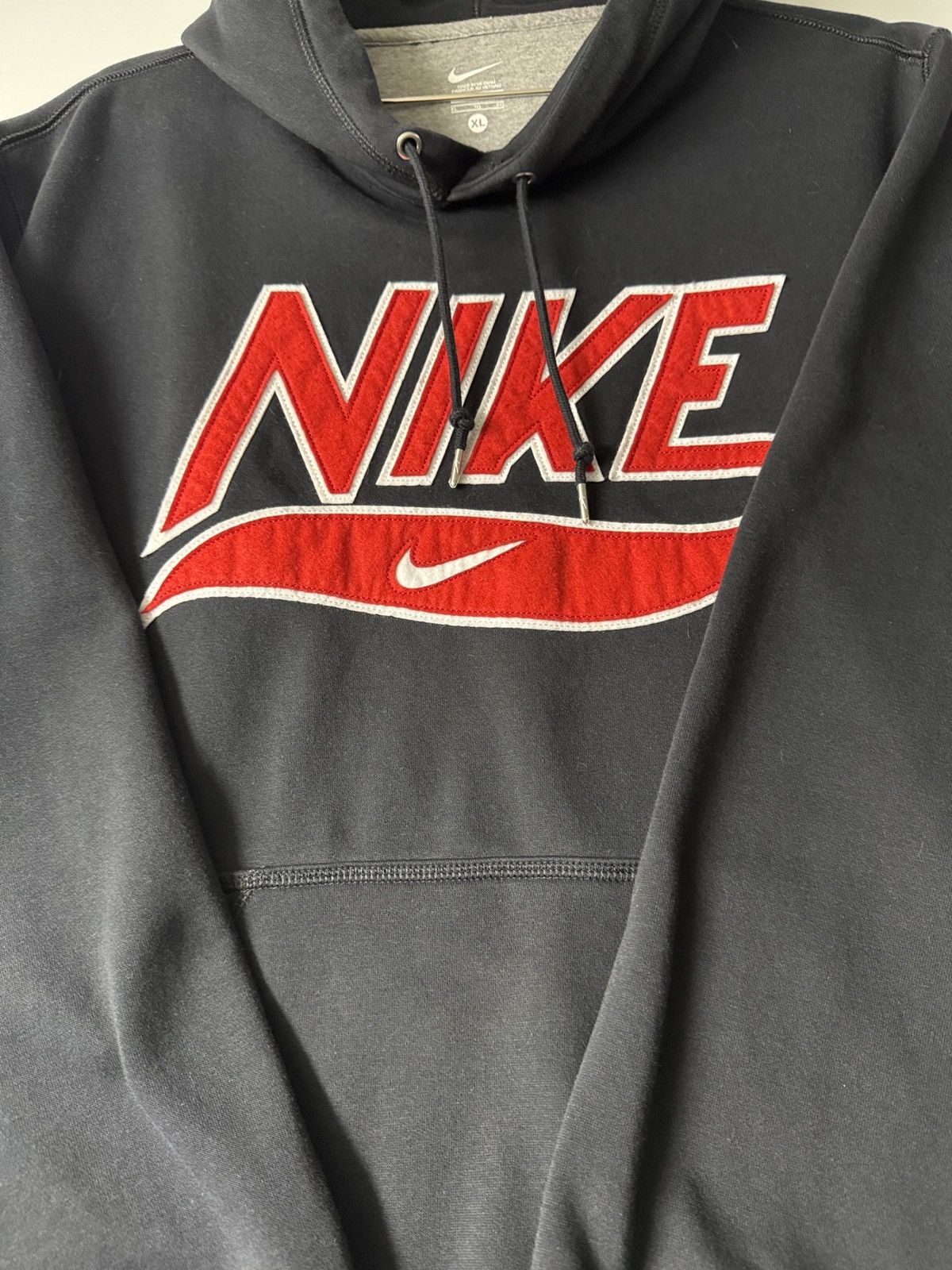 Nike Nike Men's Black Hoodie with Red Logo Size US XL / EU 56 / 4 - 2 Thumbnail