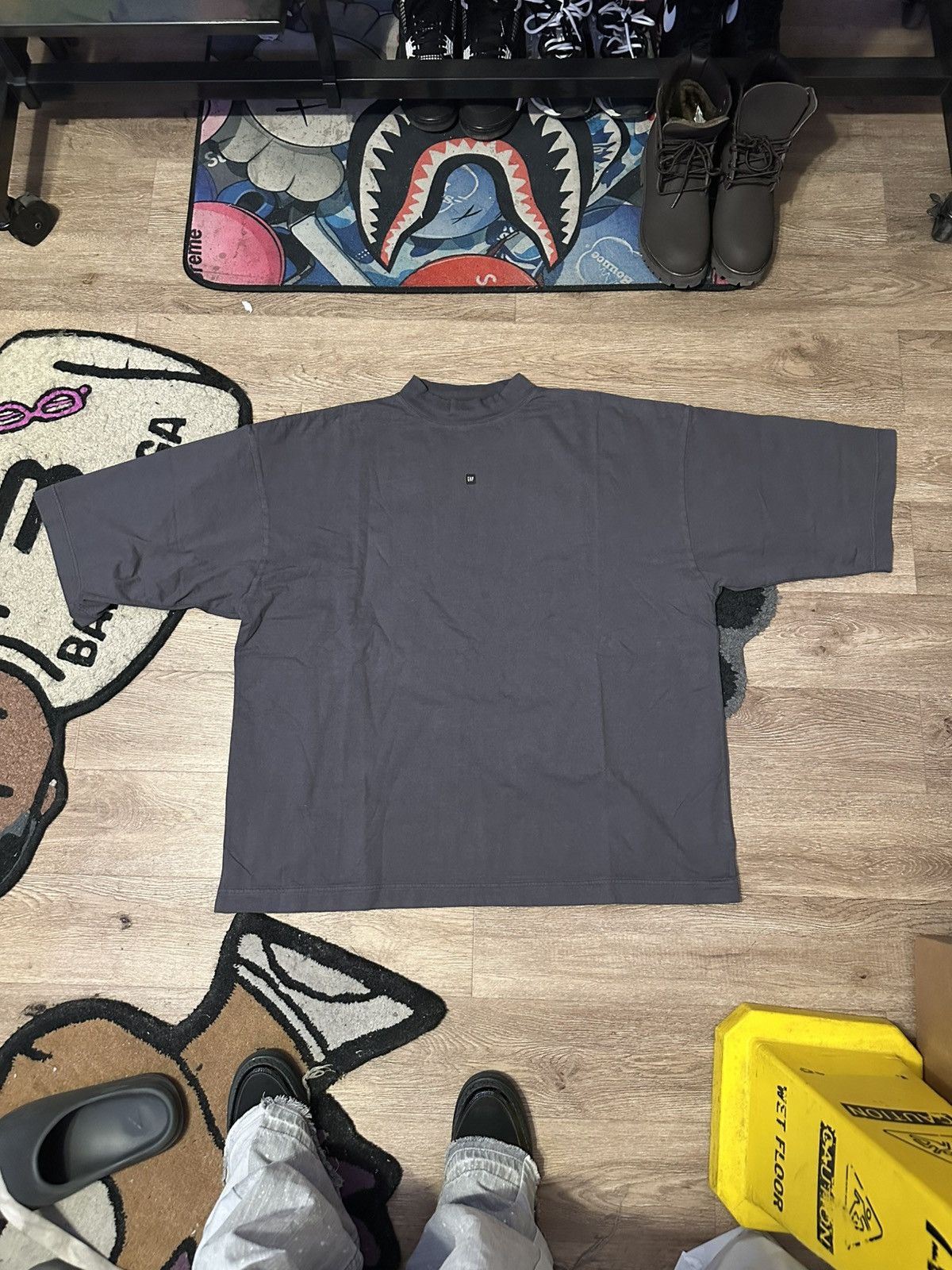 Balenciaga × Kanye West Yeezy Gap Engineered by Balenciaga Logo 3/4 Sleeve Tee Size US S / EU 44-46 / 1 - 1 Thumbnail