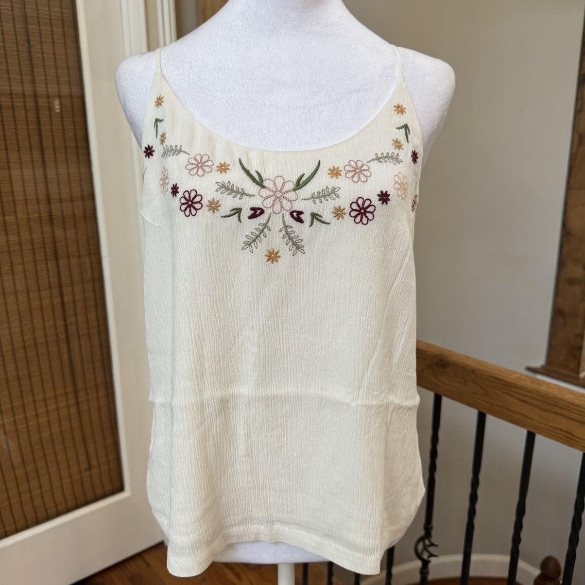 Anthropologie Anthropologie Knot Sisters boho embroidered cami tank top Size L / US 10 / IT 46 - 2 Thumbnail