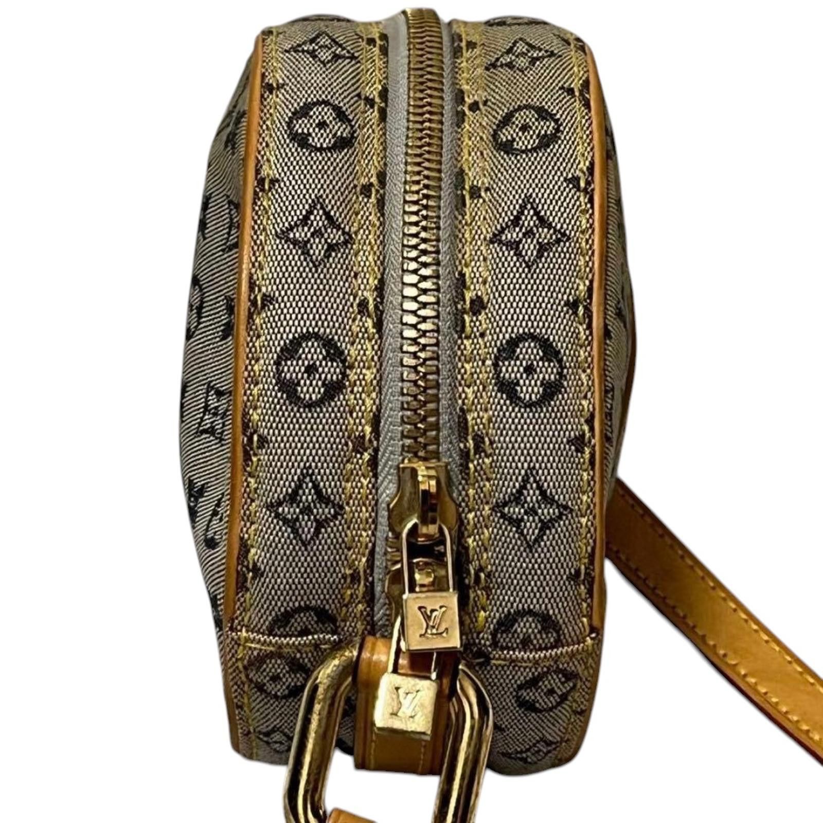 Louis Vuitton Louis Vuitton - Monogram Canvas Round Crossbody Bag Size ONE SIZE - 3 Thumbnail