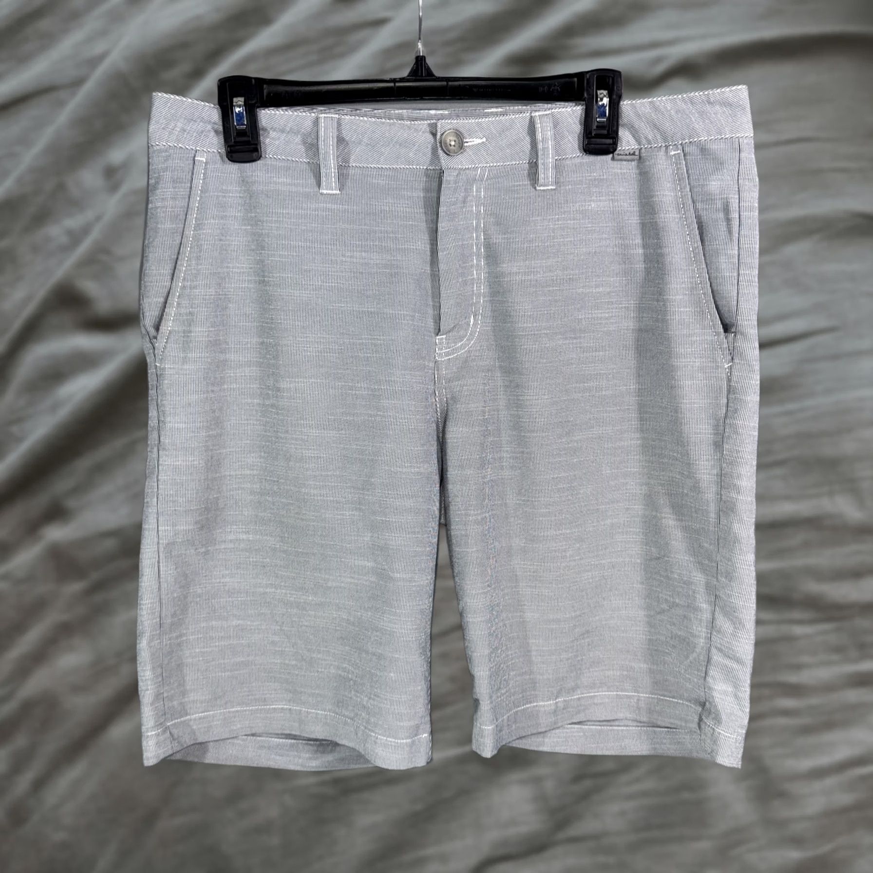 TravisMathew TravisMathew Shorts Mens 33 Gray Stripe Lightweight Casual Golf Chino Summer Size US 33 - 1 Thumbnail
