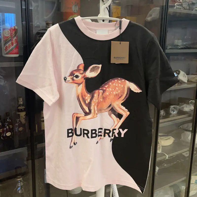 Burberry Burberry Pink Cotton T-Shirt with Deer Graphic Size XXS / US 00 / IT 34 - 1 Thumbnail