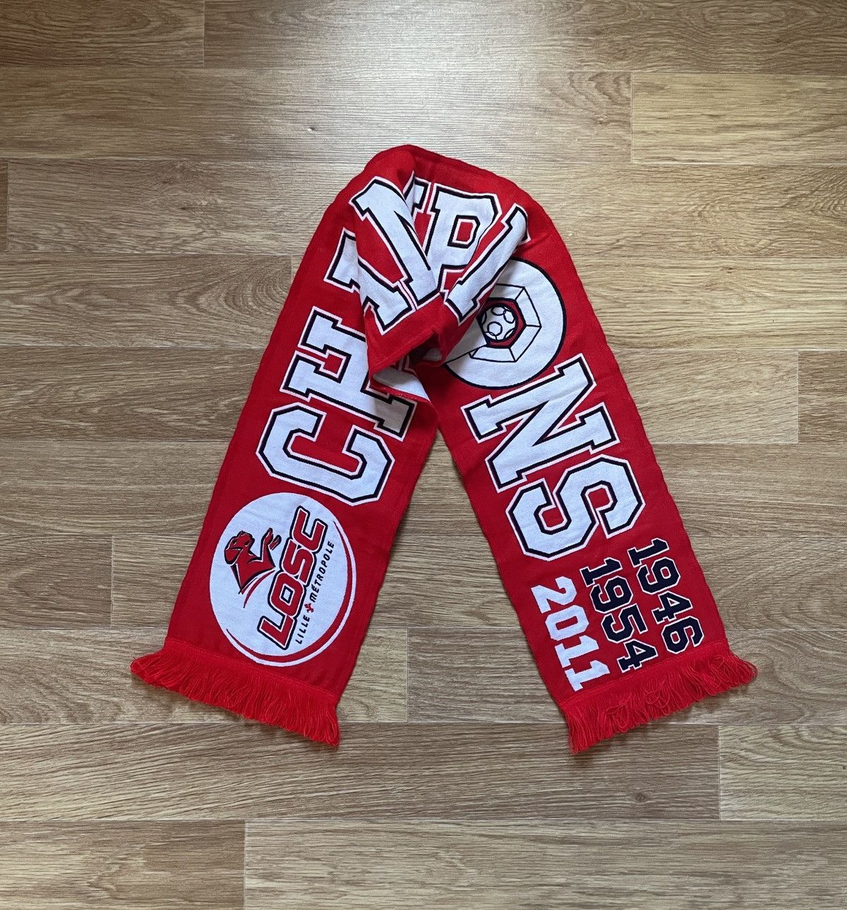 Other LOSC Lille Metropole Champions 2011 Football Soccer Scarf Size ONE SIZE - 1 Thumbnail