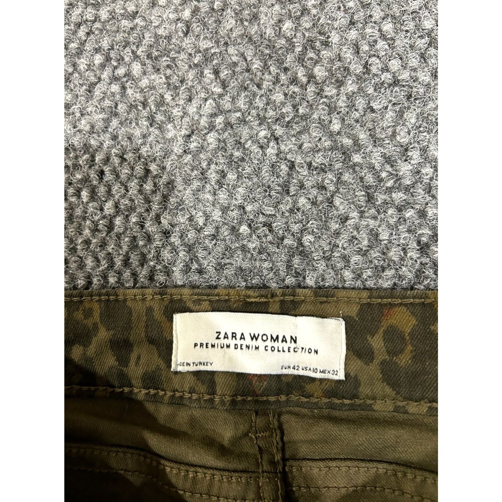 Zara Zara Jeans Womens 10 Skinny Denim Stretch Blue Distressed 5-Pocket Zipper Mid Rise Inseam 27 Brown Olive Green Leopard Pattern designer Modern 10 Size 32" / US 10 / IT 46 - 3 Thumbnail