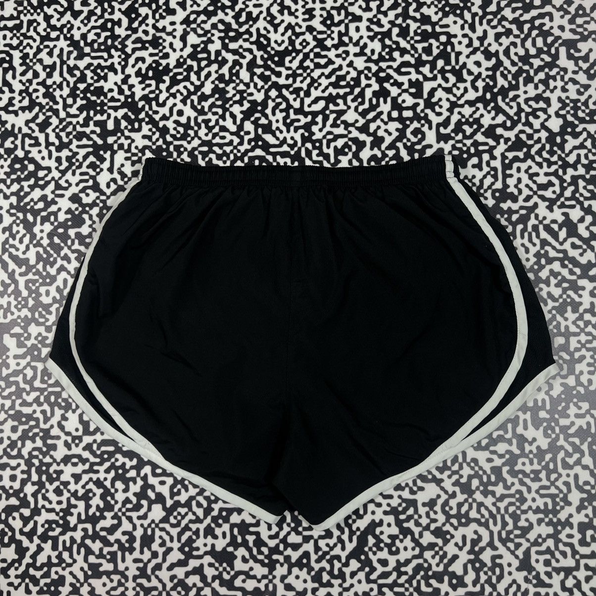 Nike Vintage Y2K Nike Swoosh Logo Retro Sport Style Casual Shorts Size US 31 - 6 Thumbnail