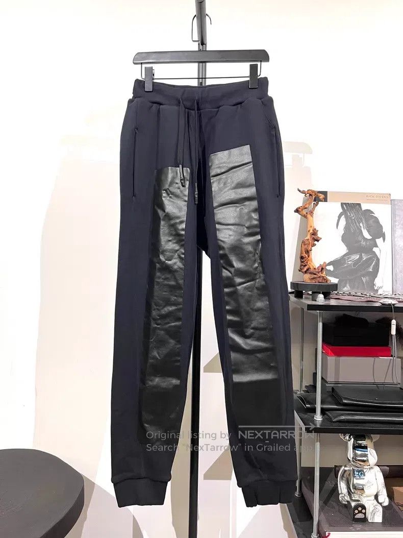 Boris Bidjan Saberi Boris Bidjan Saberi Size XS P3 cotton fleece printed jogger Size US 26 / EU 42 - 1 Thumbnail