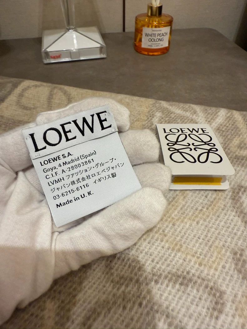 Loewe LOEWE Classic milk tea chessboard old style cashmere scarf Size ONE SIZE - 2 Thumbnail