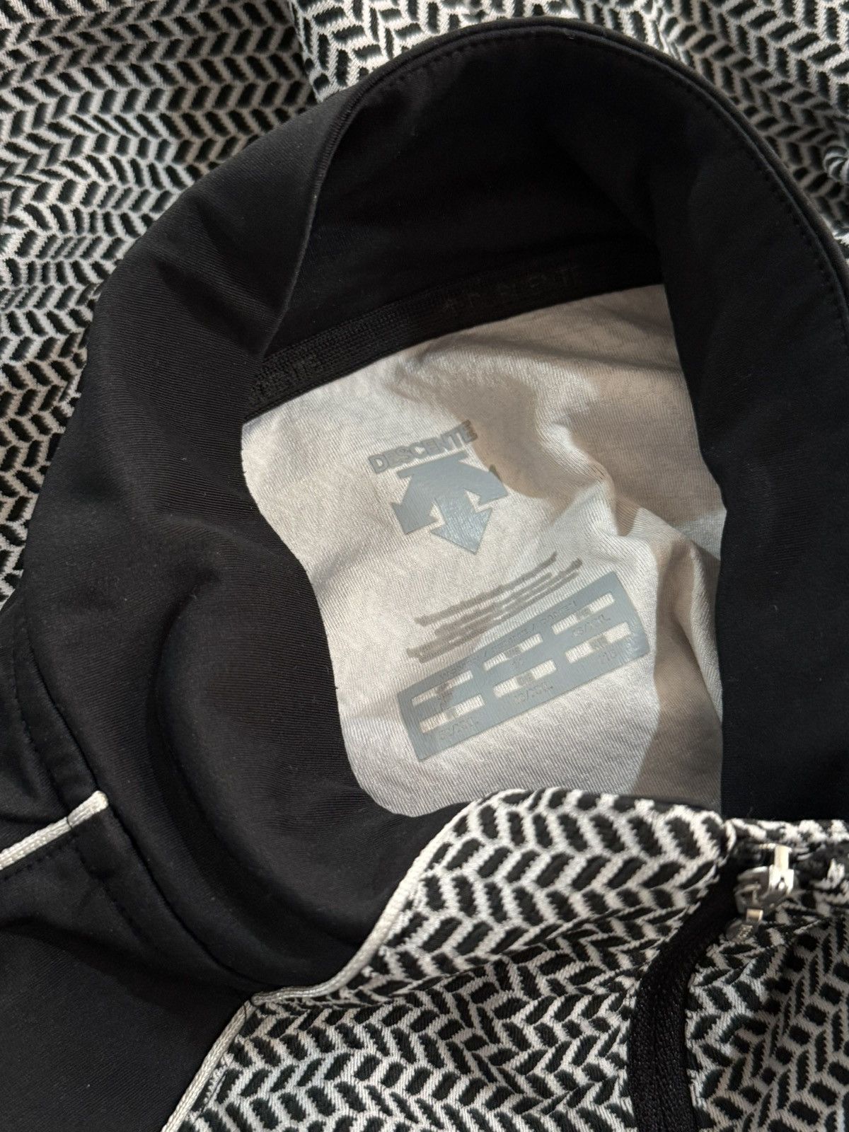 Descente Descente Zip Top Size US L / EU 52-54 / 3 - 7 Thumbnail