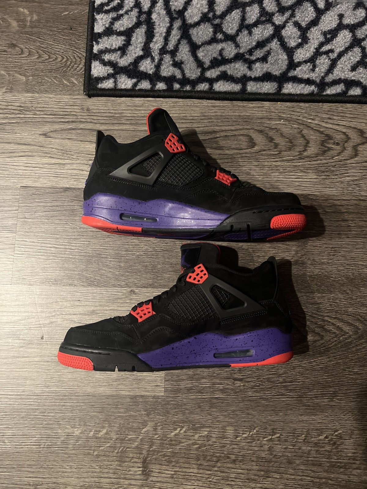 Jordan Brand × Nike Jordan 4 OVO Size US 10.5 / EU 43-44 - 2 Thumbnail