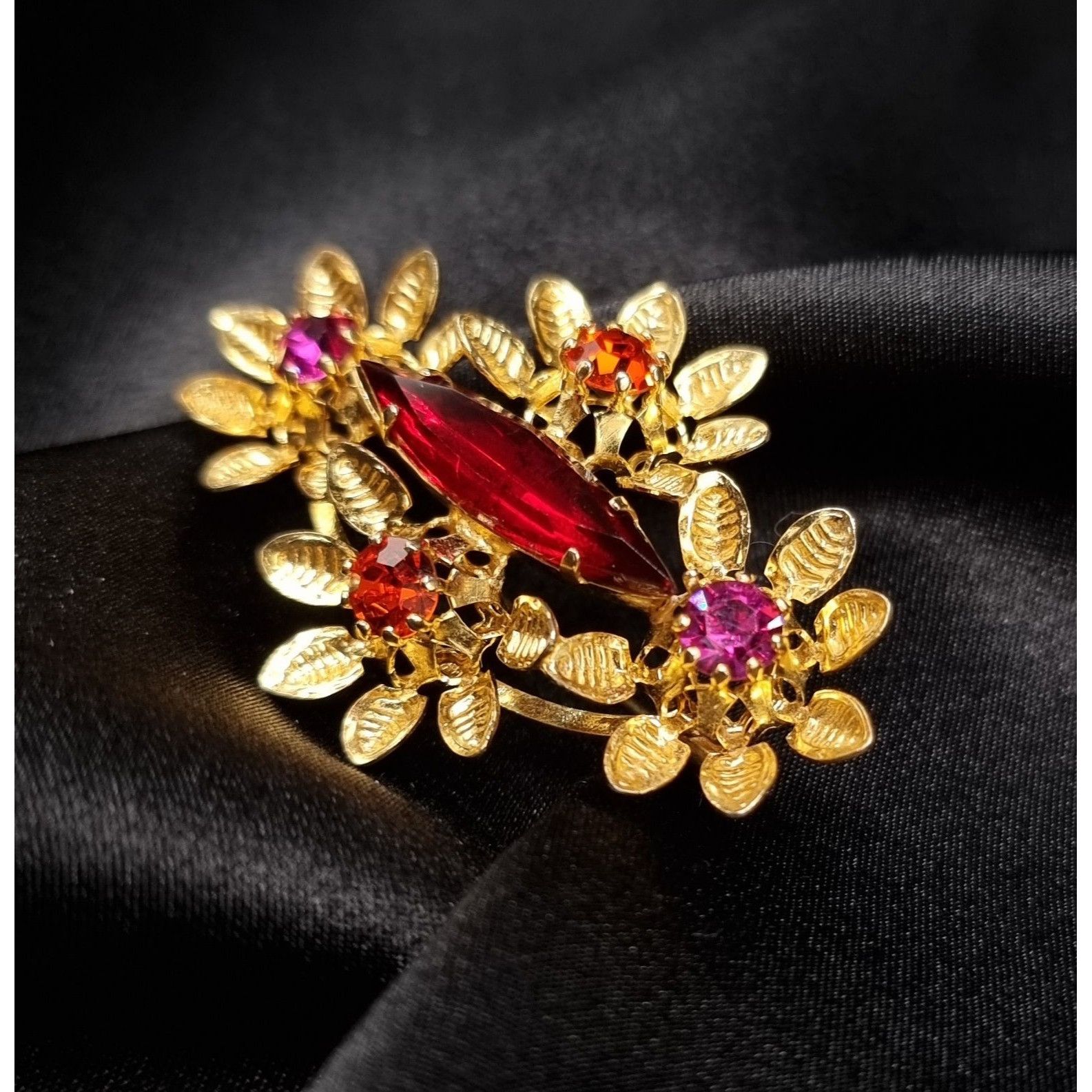 Vintage Vintage 1960's Austria Signed Red & Gold Floral Brooch With Size ONE SIZE - 3 Thumbnail