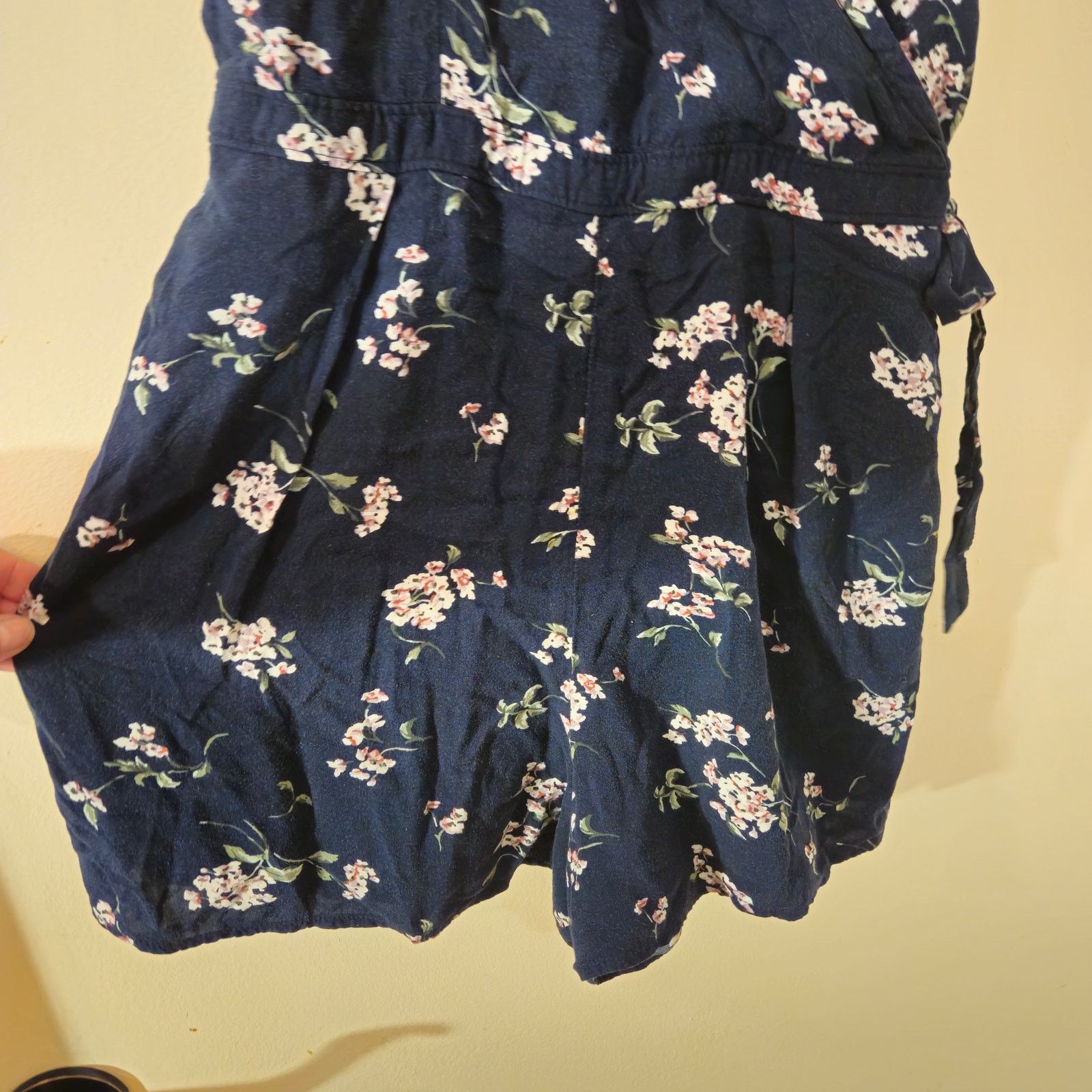 Abercrombie & Fitch Abercrombie & Fitch Women's Floral Navy Dress Size L Size L / US 10 / IT 46 - 2 Thumbnail