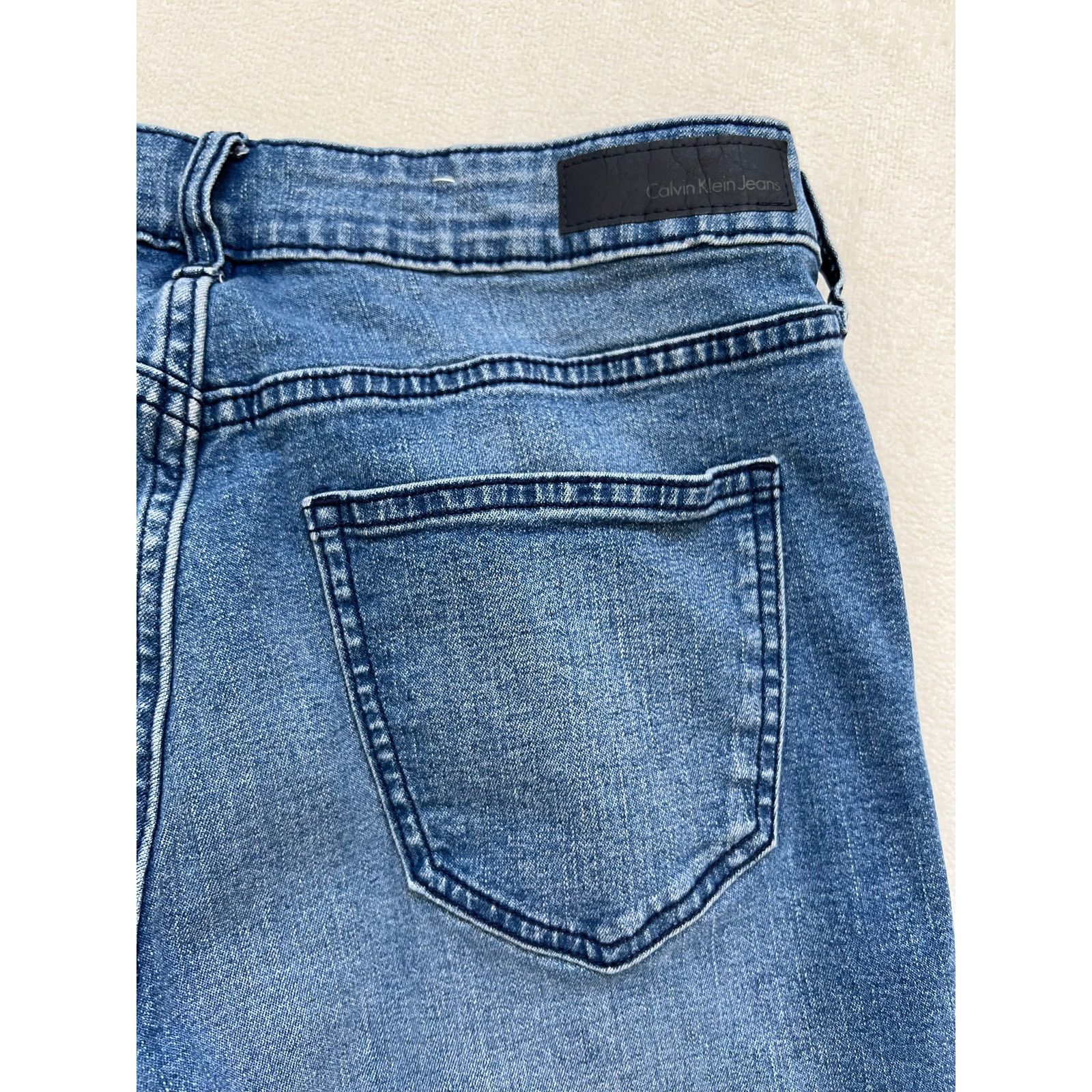 Calvin Klein Calvin Klein Mid-Rise Denim Bermuda City Short Size 8 Size 30" / US 8 / IT 44 - 9 Thumbnail