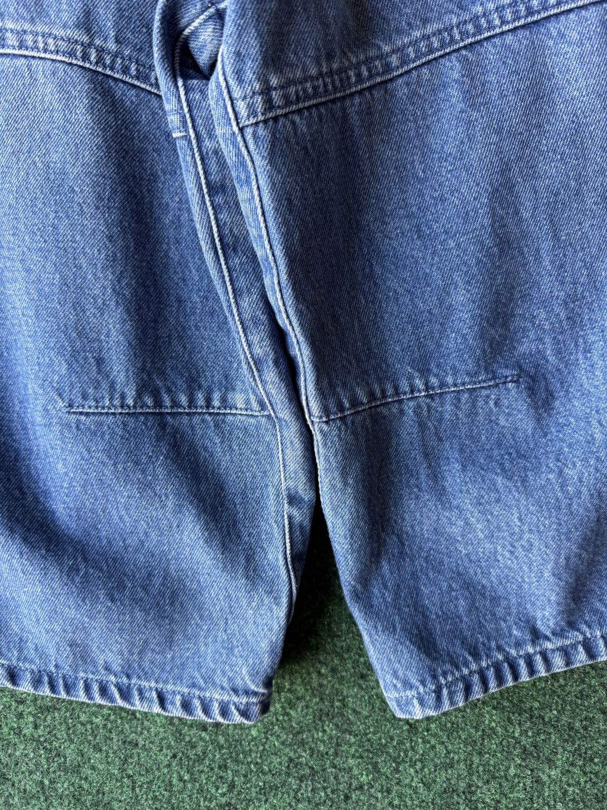 Givenchy USED GIVENCHY MENS MULTICUTTED DENIM CARGO SHORTS SIZE 36 Size US 36 / EU 52 - 15 Thumbnail