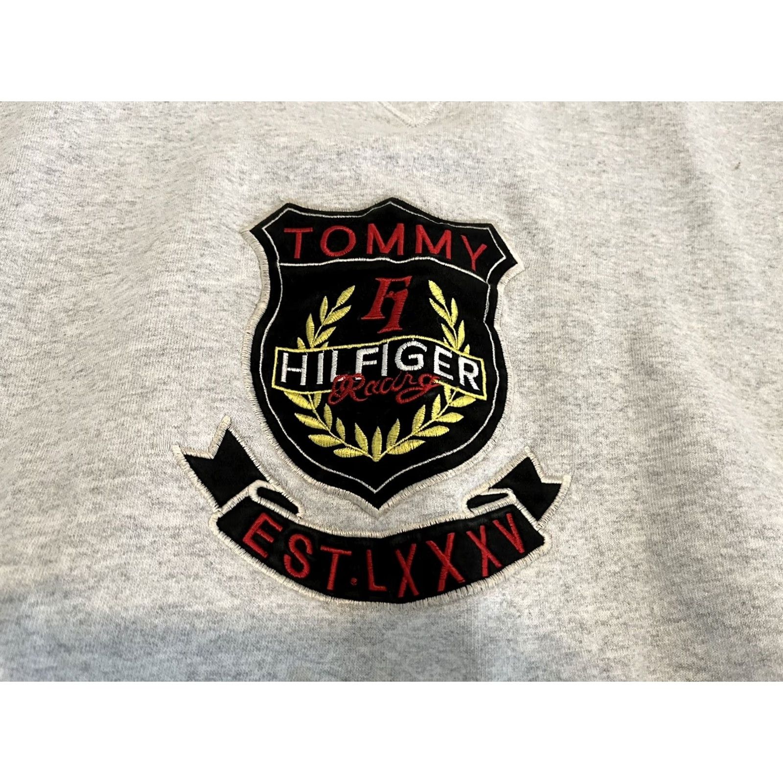 Tommy Hilfiger VINTAGE Tommy Hilfiger Crewneck Sweater 2XL Mens Gray Pullover F1 Racing Size XXL Made in USA Size US XXL / EU 58 / 5 - 2 Thumbnail