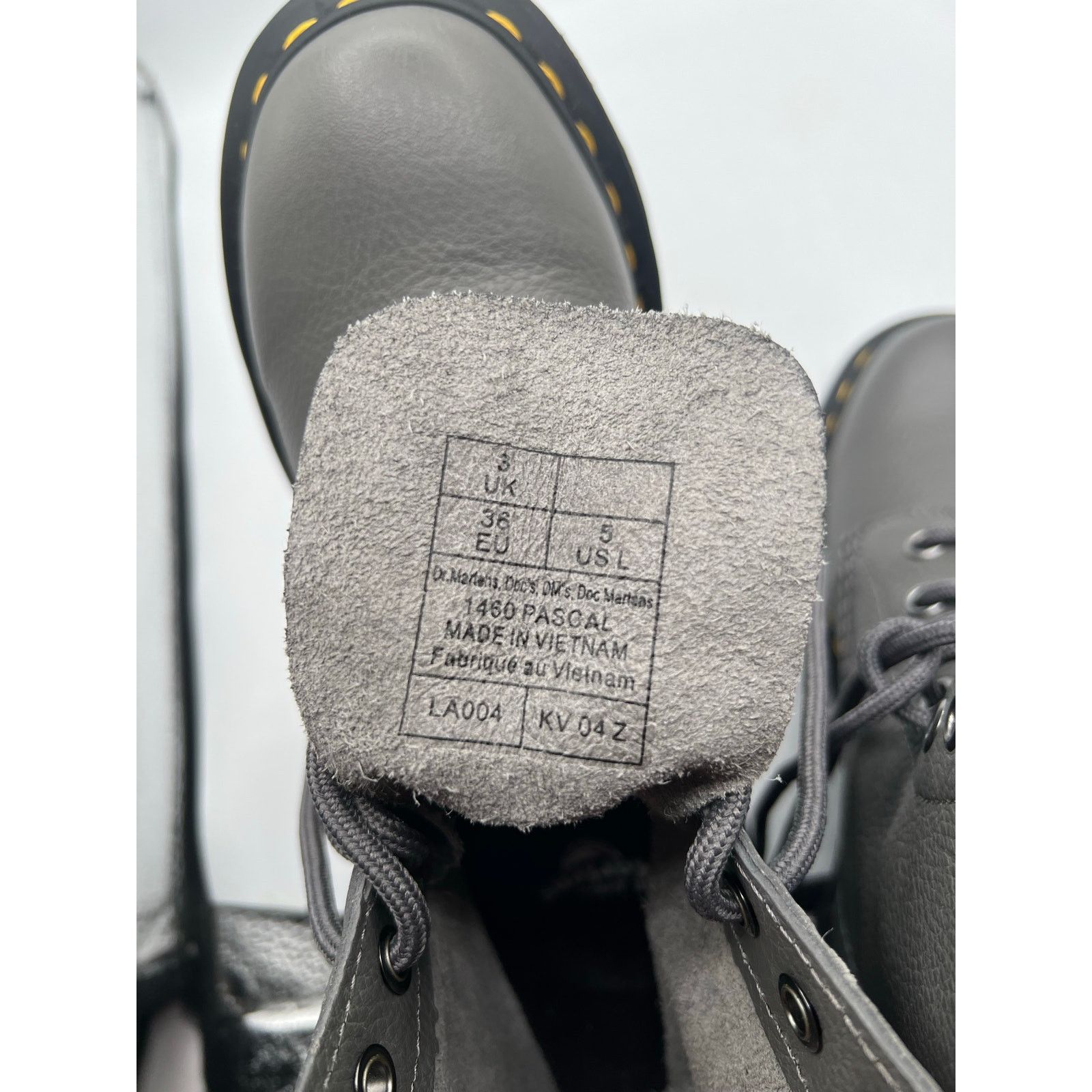 Dr. Martens Dr. Martens Gray Leather Combat Boots Lace-Up Round Size US 5 / IT 35 - 6 Thumbnail