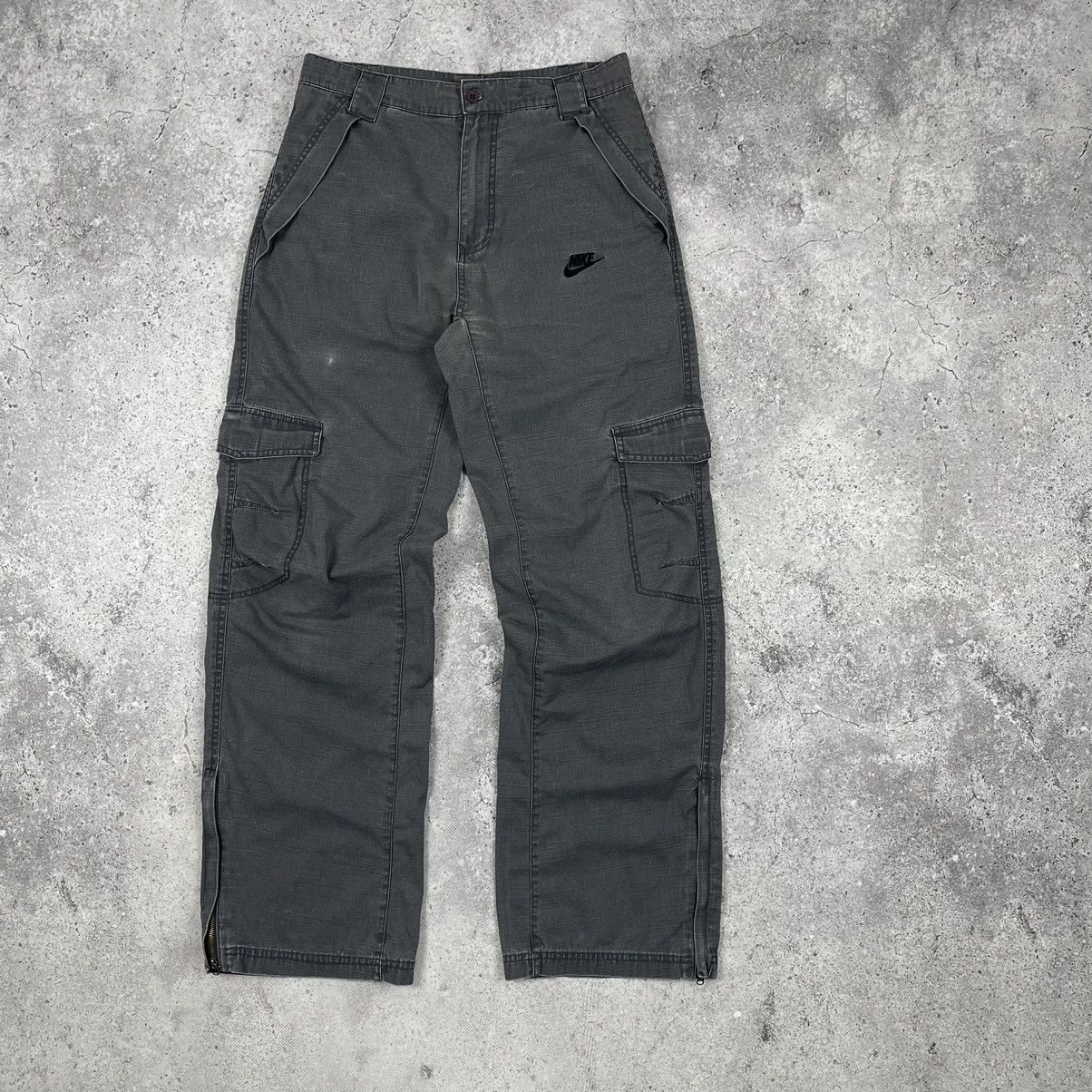 Nike × Vintage Vintage Nike Y2K Grey Cargo Pants Size US 30 / EU 46 - 1 Thumbnail