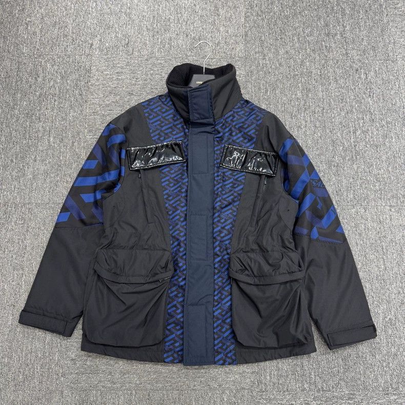 Versace Versace Paper Jacket with a Paper Logo Size US S / EU 44-46 / 1 - 1 Thumbnail