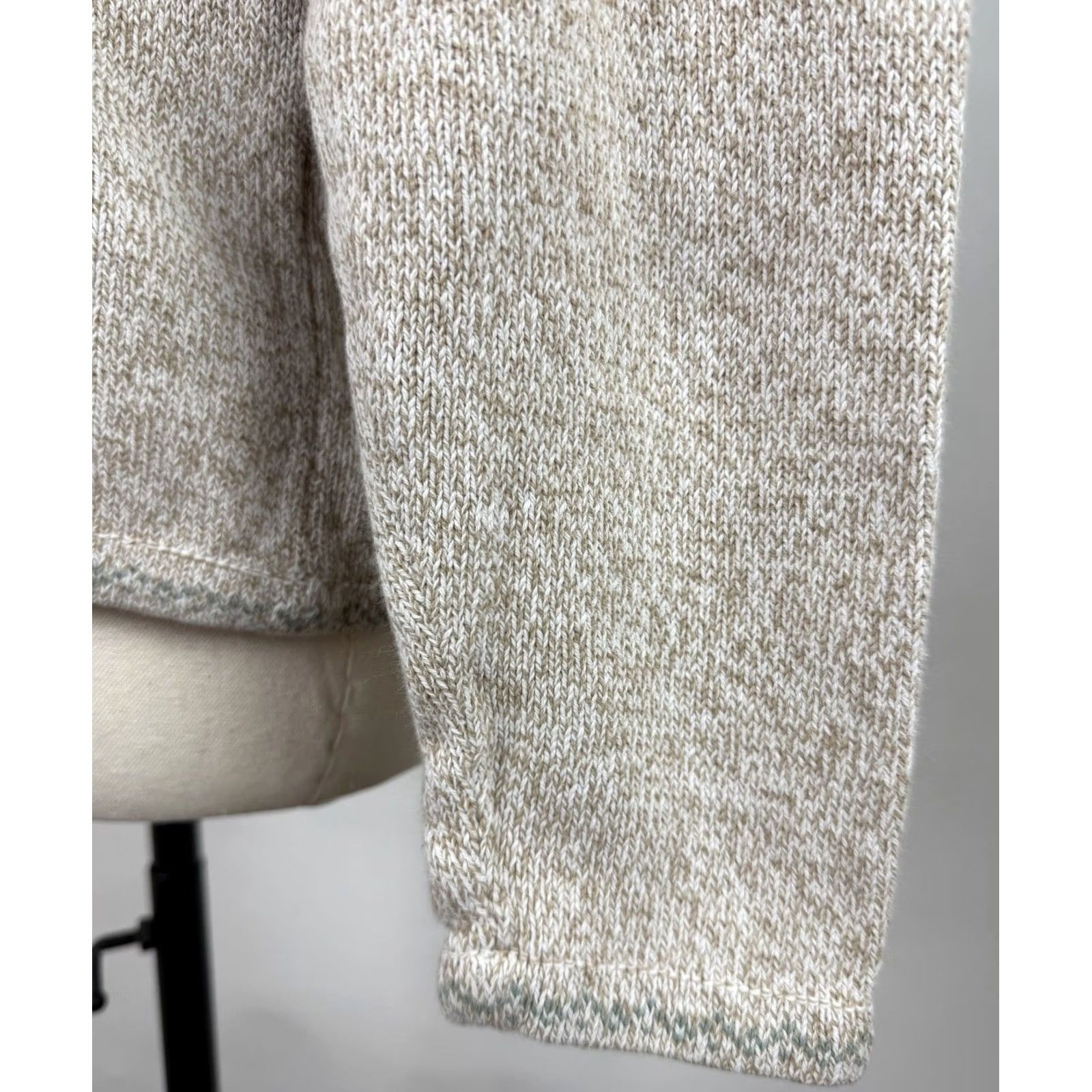 Liz Claiborne VINTAGE Liz Claiborne Sweater Woman Petite PM Beige 100% Cotton Knit Fair Isle Pullover Long Sleeve V-Neck Size M / US 6-8 / IT 42-44 - 6 Thumbnail