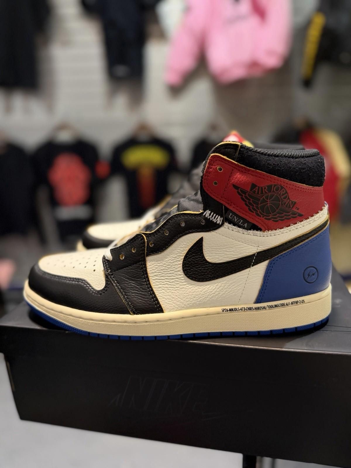 Jordan Brand Air Jordan 1 x Union x Fragment Black and Varsity Red (10.5) Size US 10.5 / EU 43-44 - 3 Thumbnail