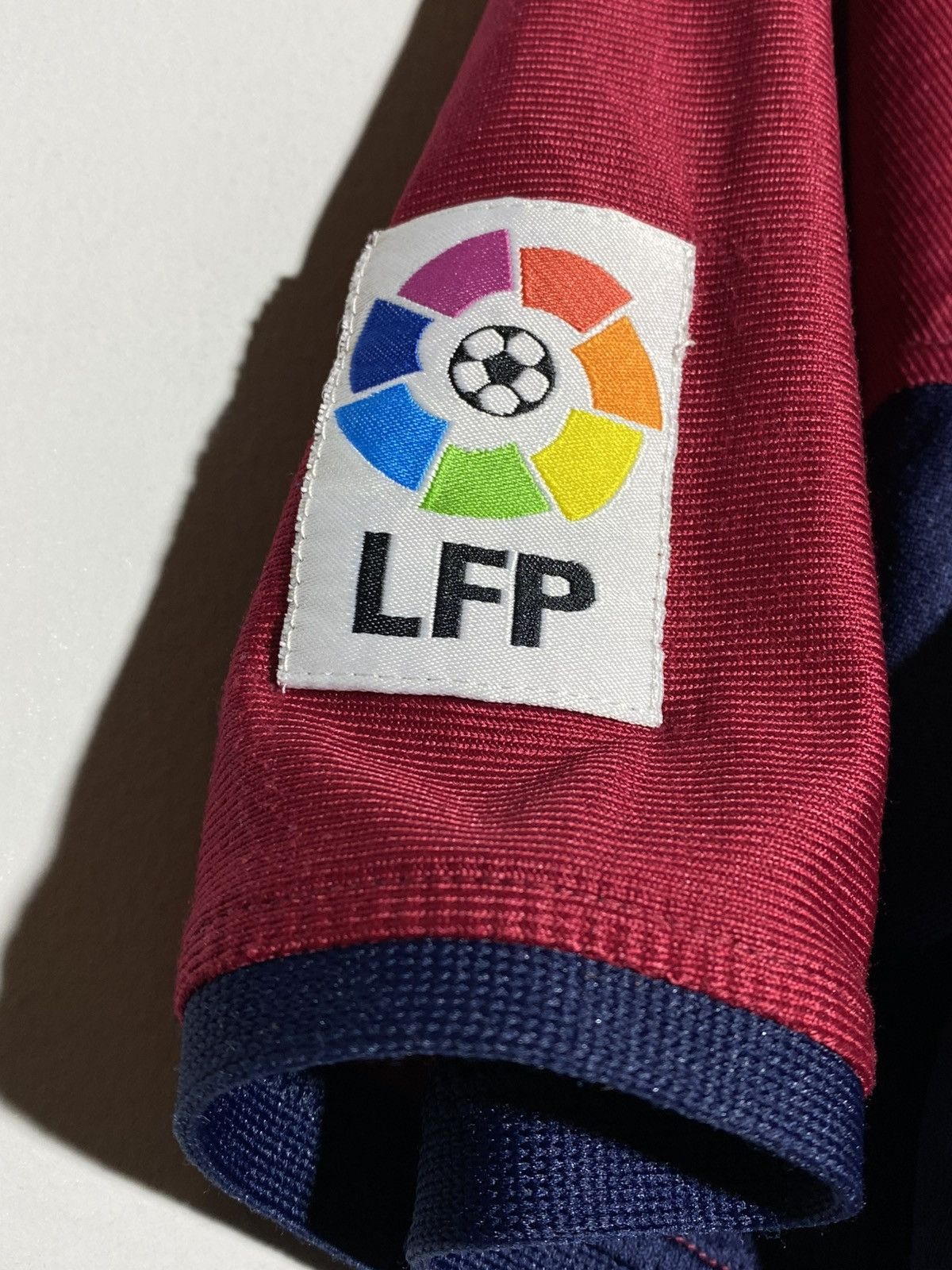 Nike Nike FC Barcelona 2001/02 Home Jersey Vintage Travis Vibes Size US L / EU 52-54 / 3 - 4 Thumbnail