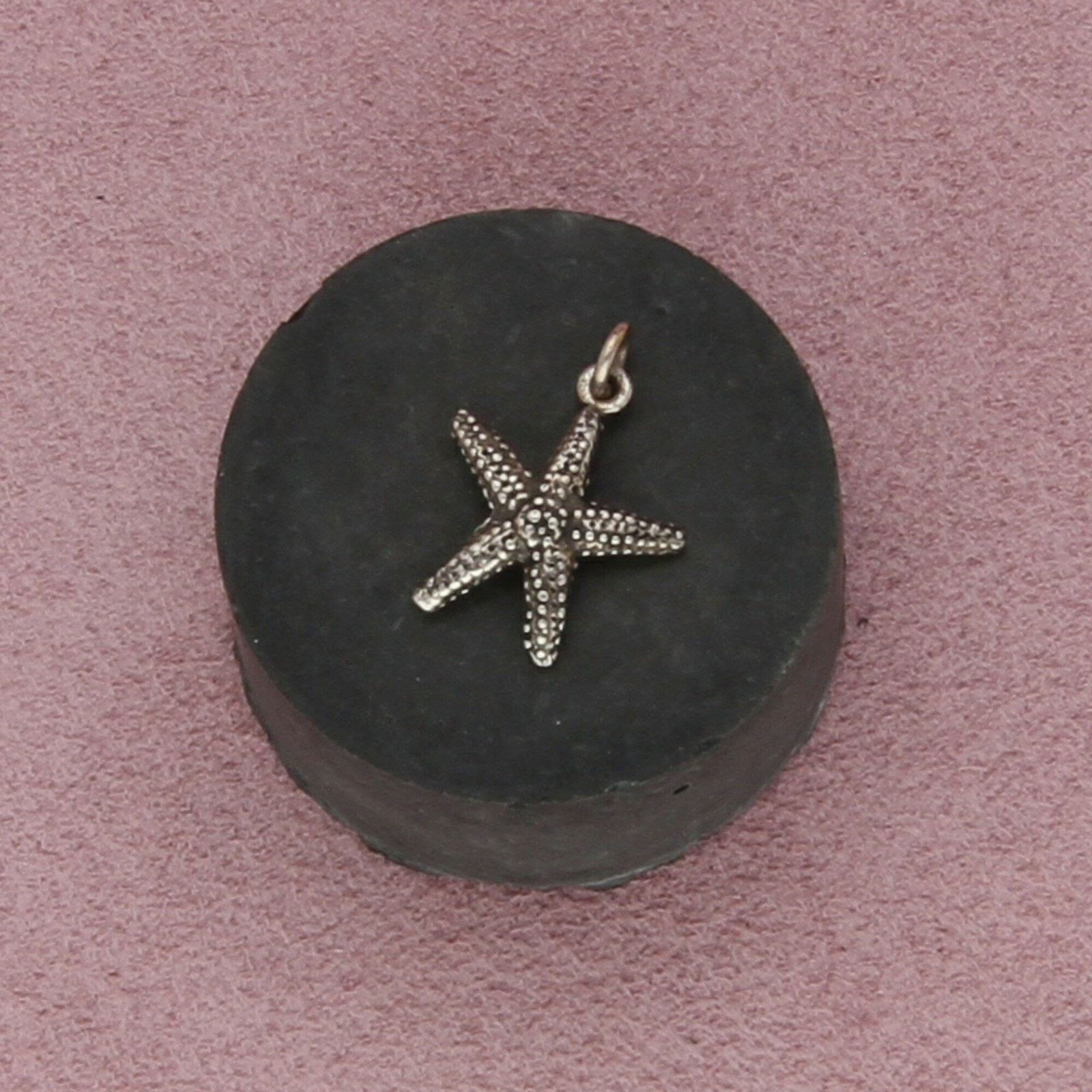 Sterling Silver sterling silver vintage sea star fish charm pendant Size ONE SIZE - 1 Thumbnail