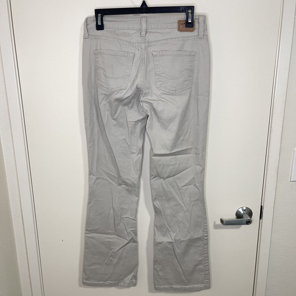 Levi's Signature by Levi’s Strauss & Co. Low Rise Bootcut Jeans Size 27" / US 4 / IT 40 - 2 Thumbnail