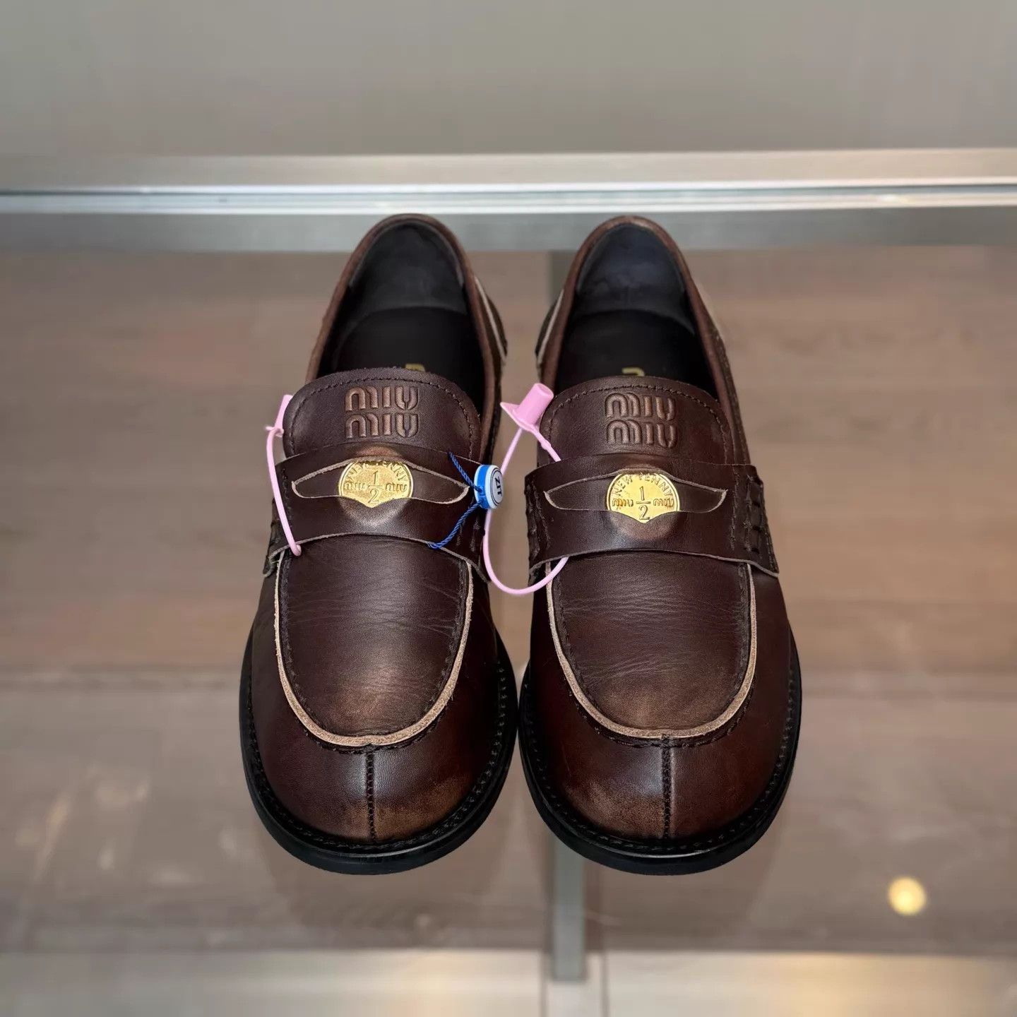 Miu Miu Miu Miu Brown Distressed Gold Coin Loafer 38.5 Size US 8 / IT 38 - 5 Thumbnail