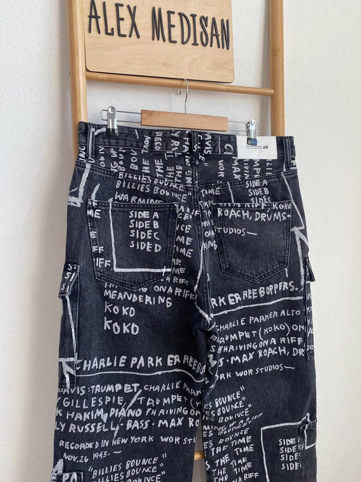 H&M × Jean-Michel Basquiat × Who Decides War Who Decides War Baggy denim jeans H&M x Basquiat x Ev&Tela Size US 34 / EU 50 - 18 Thumbnail