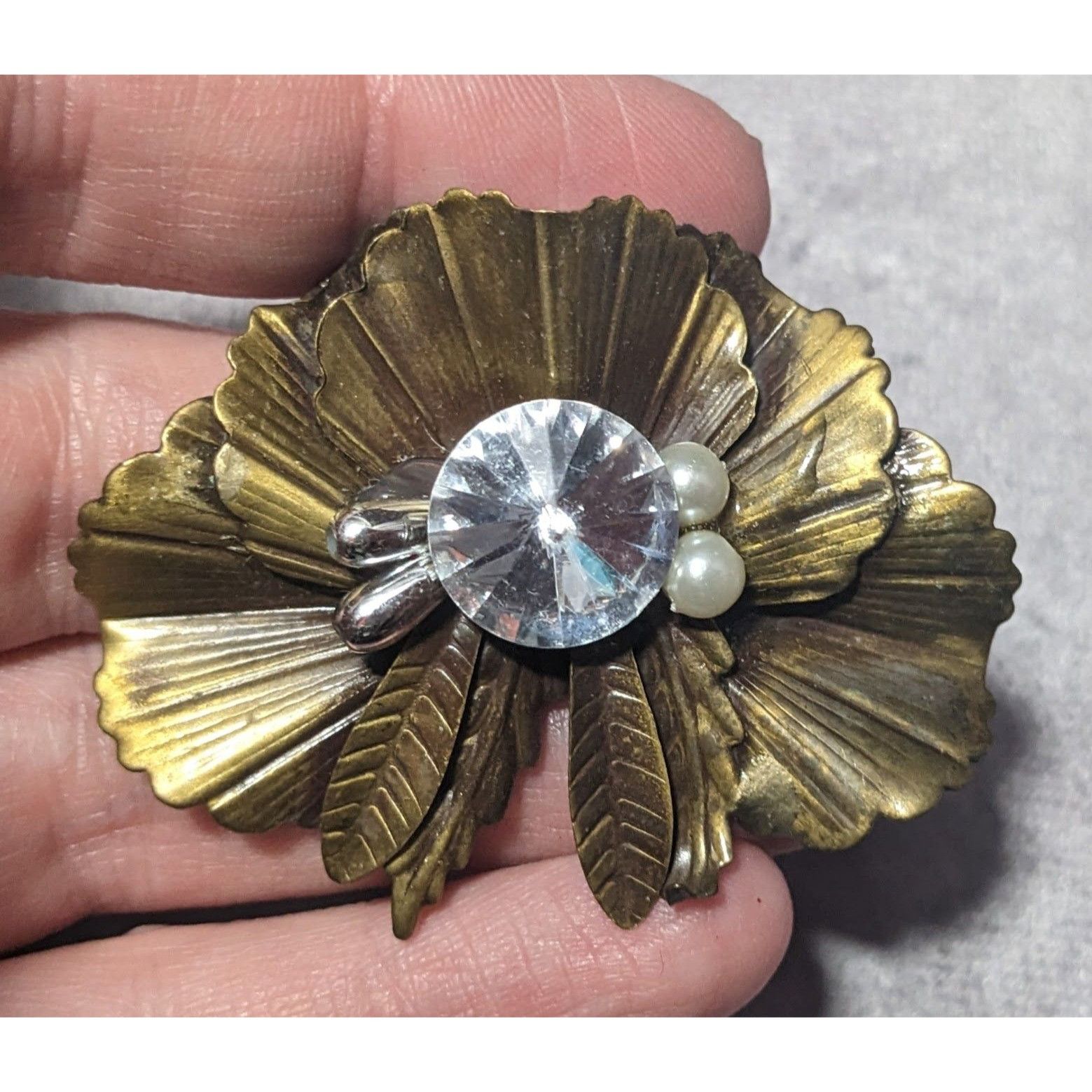 Other Vintage Gold Tone Floral Rhinestone Faux Pearl Brooch Size ONE SIZE - 5 Thumbnail