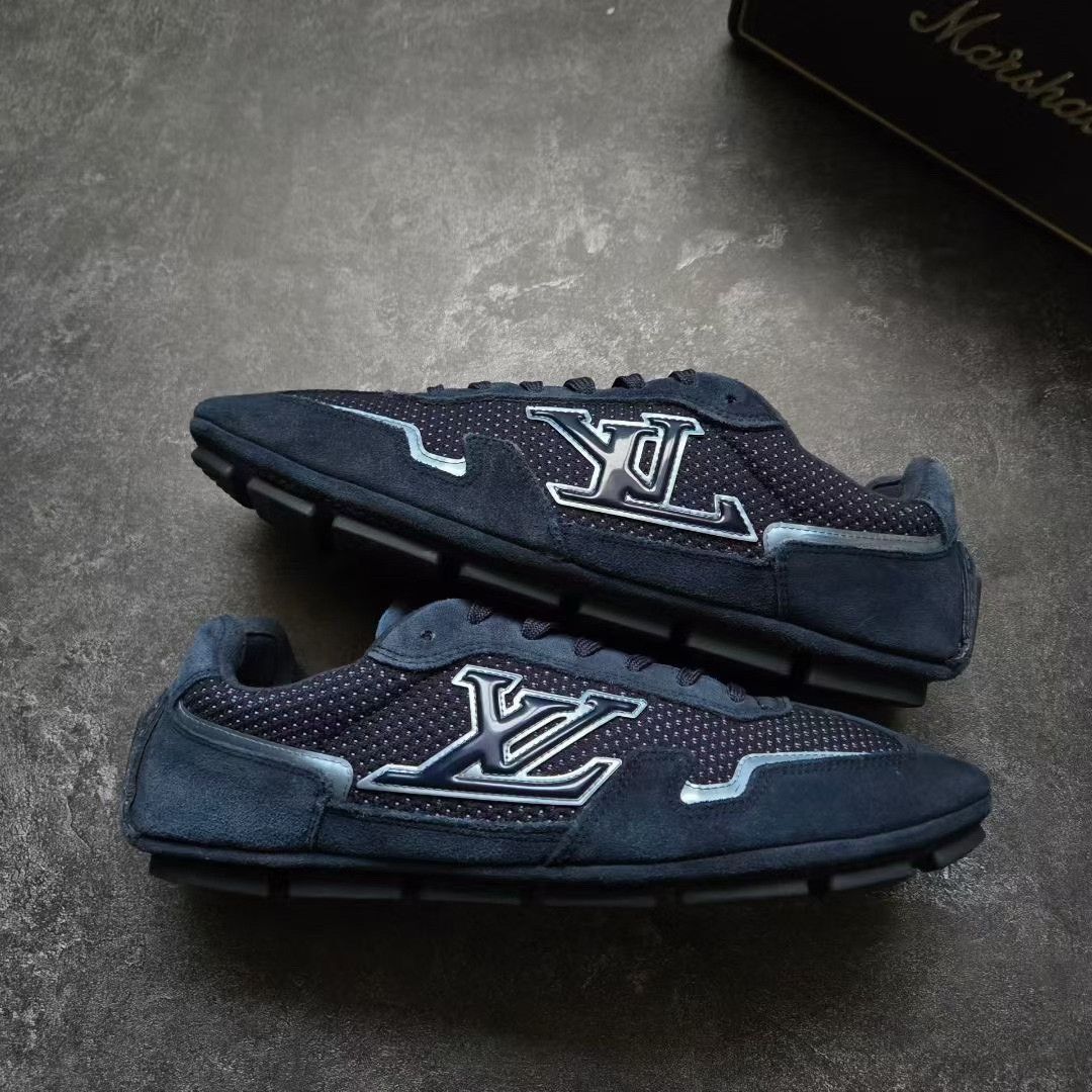 Louis Vuitton Louis Vuitton Blue Lowtop Sneakers 41 Men Size US 8.5 / EU 41-42 - 1 Thumbnail