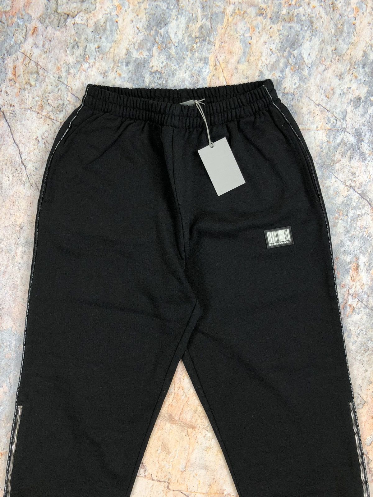 VTMNTS VTMNTS barcode zip casual new sweatpants pants RRP1280$ Size US 33 - 3 Thumbnail
