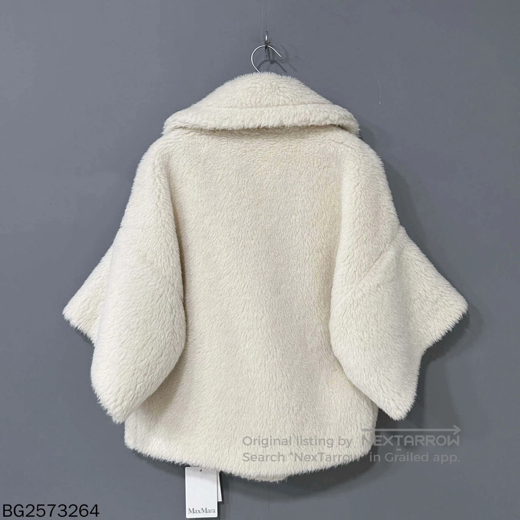 Max Mara short cream teddy coat by MaxMara. Size M / US 6-8 / IT 42-44 - 3 Thumbnail