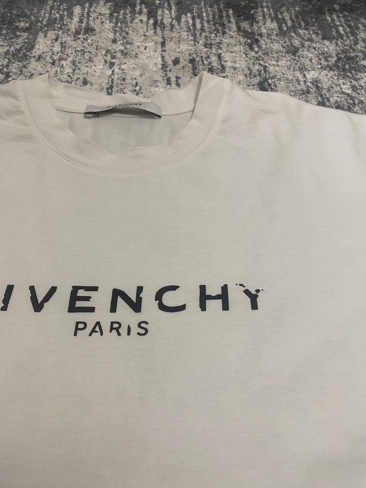 Givenchy Luxury givenchy distressed big logo tee Size L / US 10 / IT 46 - 6 Thumbnail