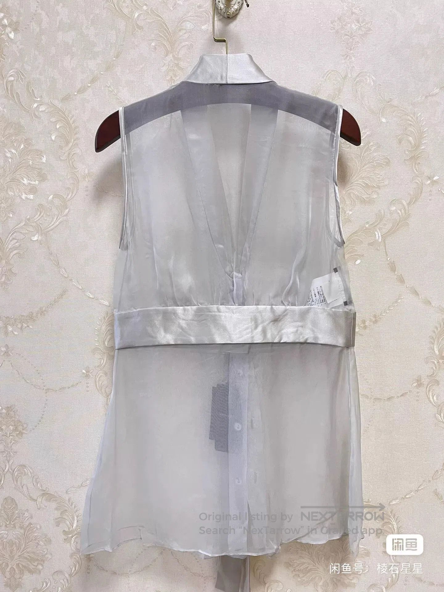 Dolce & Gabbana DG New Runway Sleeveless Silk Top. Size M / US 6-8 / IT 42-44 - 5 Thumbnail