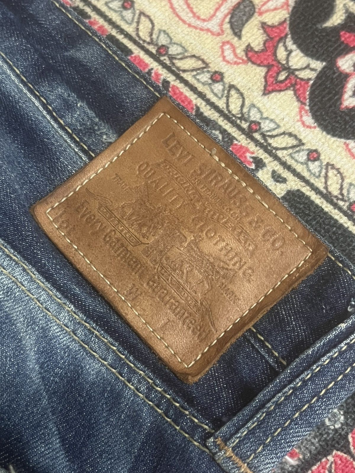 Levi's Vintage Levi’s 505 Blue Washed Distressed Slim Straight Jean Size US 30 / EU 46 - 7 Thumbnail
