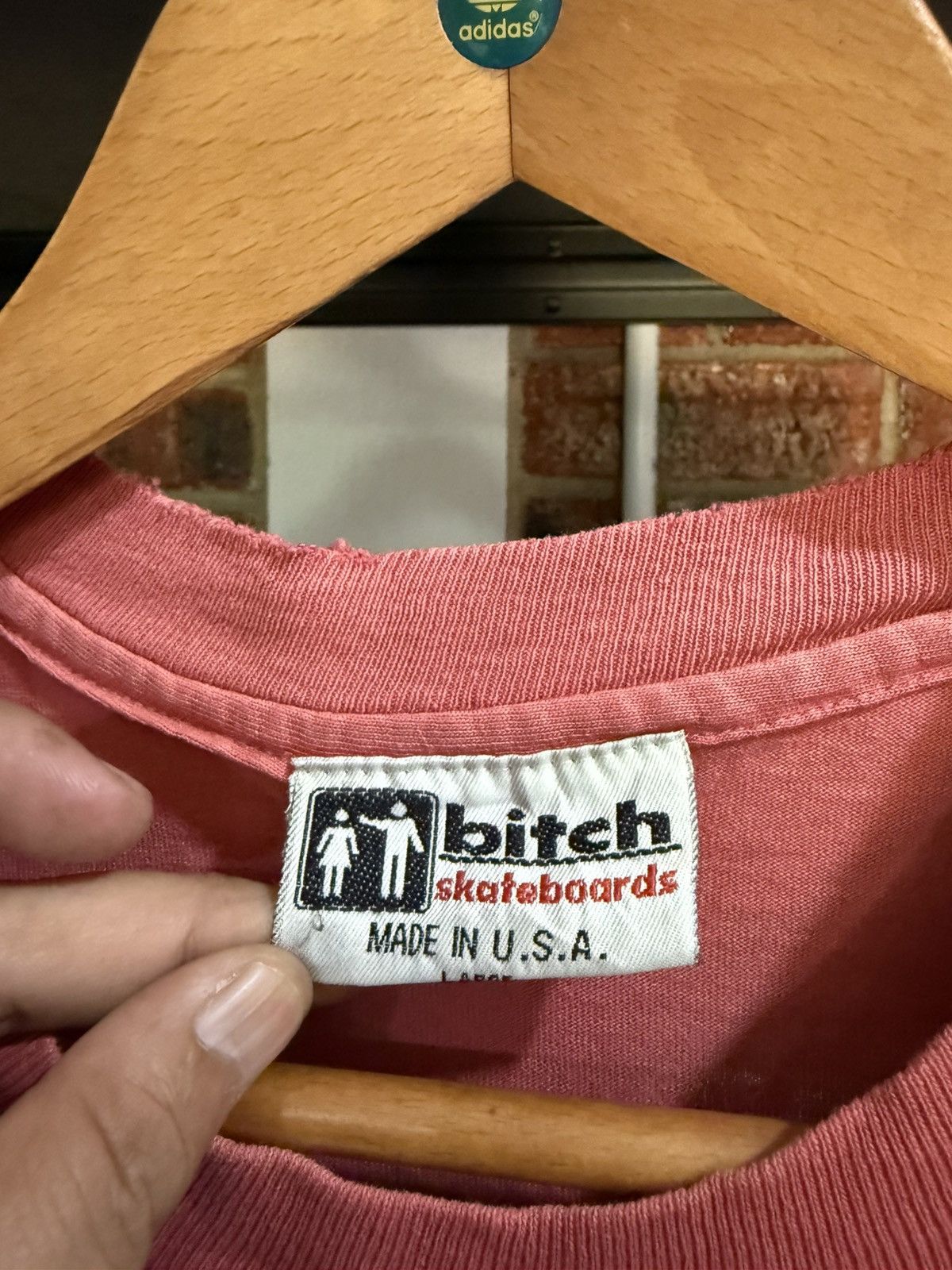 Girl Skateboards Thrashed Vintage 90s Bitch Skateboard Tee Size US L / EU 52-54 / 3 - 3 Thumbnail
