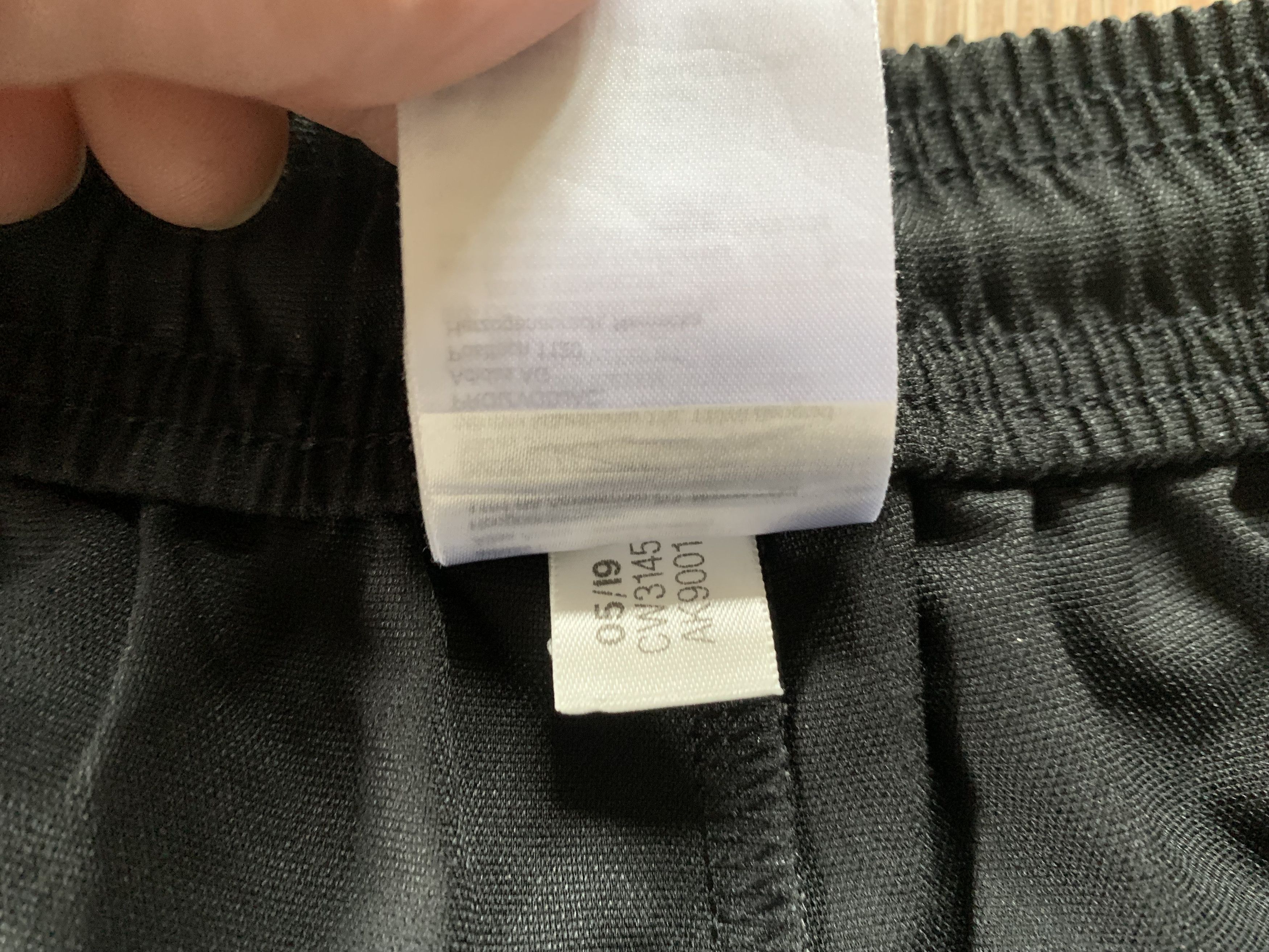 Adidas × Vintage Adidas All Blacks Shorts 2019 Size US 34 / EU 50 - 10 Thumbnail
