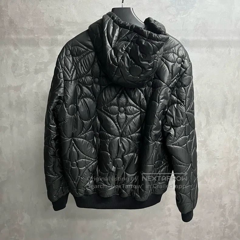 Louis Vuitton Louis Vuitton Black logo embossed graphic zipper solid hoo Size US M / EU 48-50 / 2 - 4 Thumbnail