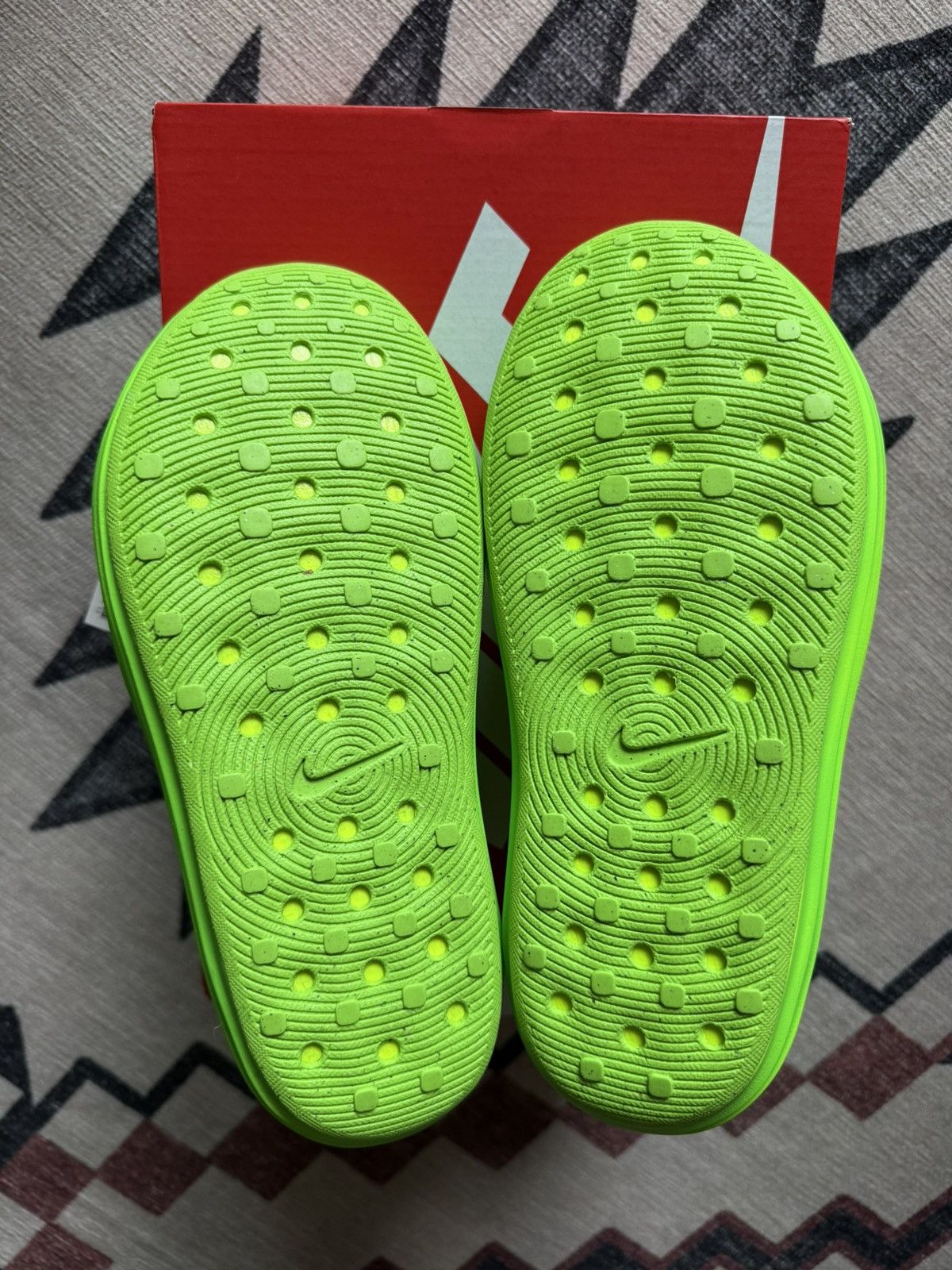 Nike Nike ReactX Rejuven8 Green Strike HV5060-300 Size 10 Size US 10 / EU 43 - 9 Thumbnail