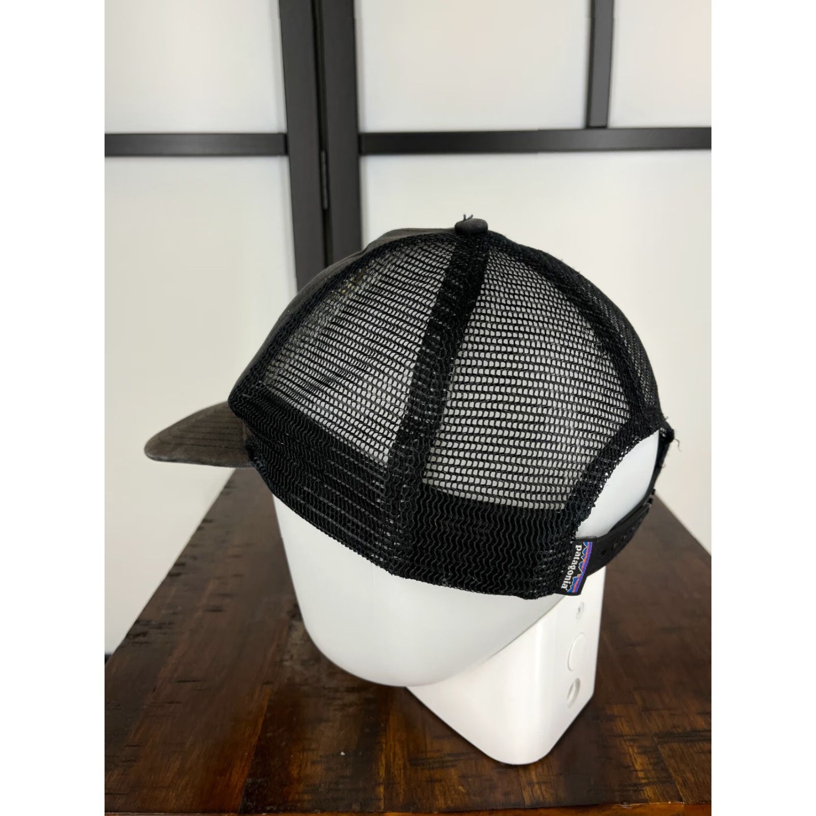 Patagonia Patagonia Hat Cap Snap Back Adult One Size Black Fitz Roy Embroider Trucker READ Size ONE SIZE - 5 Thumbnail