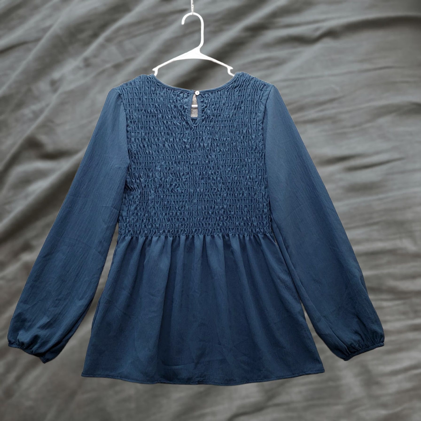 Vintage Vanilla Bay Blouse Top Womens S Blue Smocked Detail Long Sleeve Round Neck Shirt Size S / US 4 / IT 40 - 1 Thumbnail