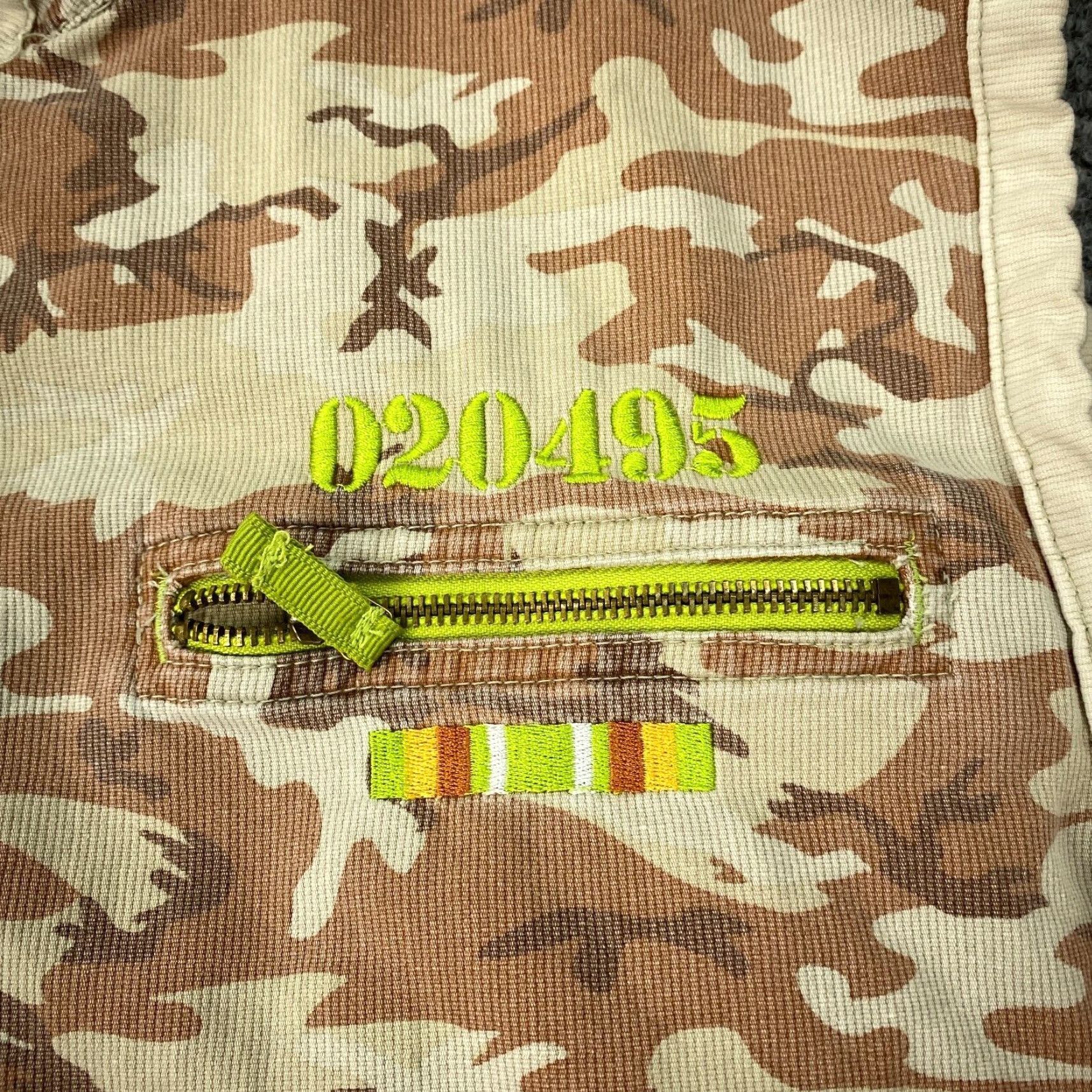 Vintage VINTAGE Big Daddy Vest Camouflage Military Jacket Style, Reversible, Embroidered, 2XL, Beige, Men's Vest Size US XXL / EU 58 / 5 - 2 Thumbnail