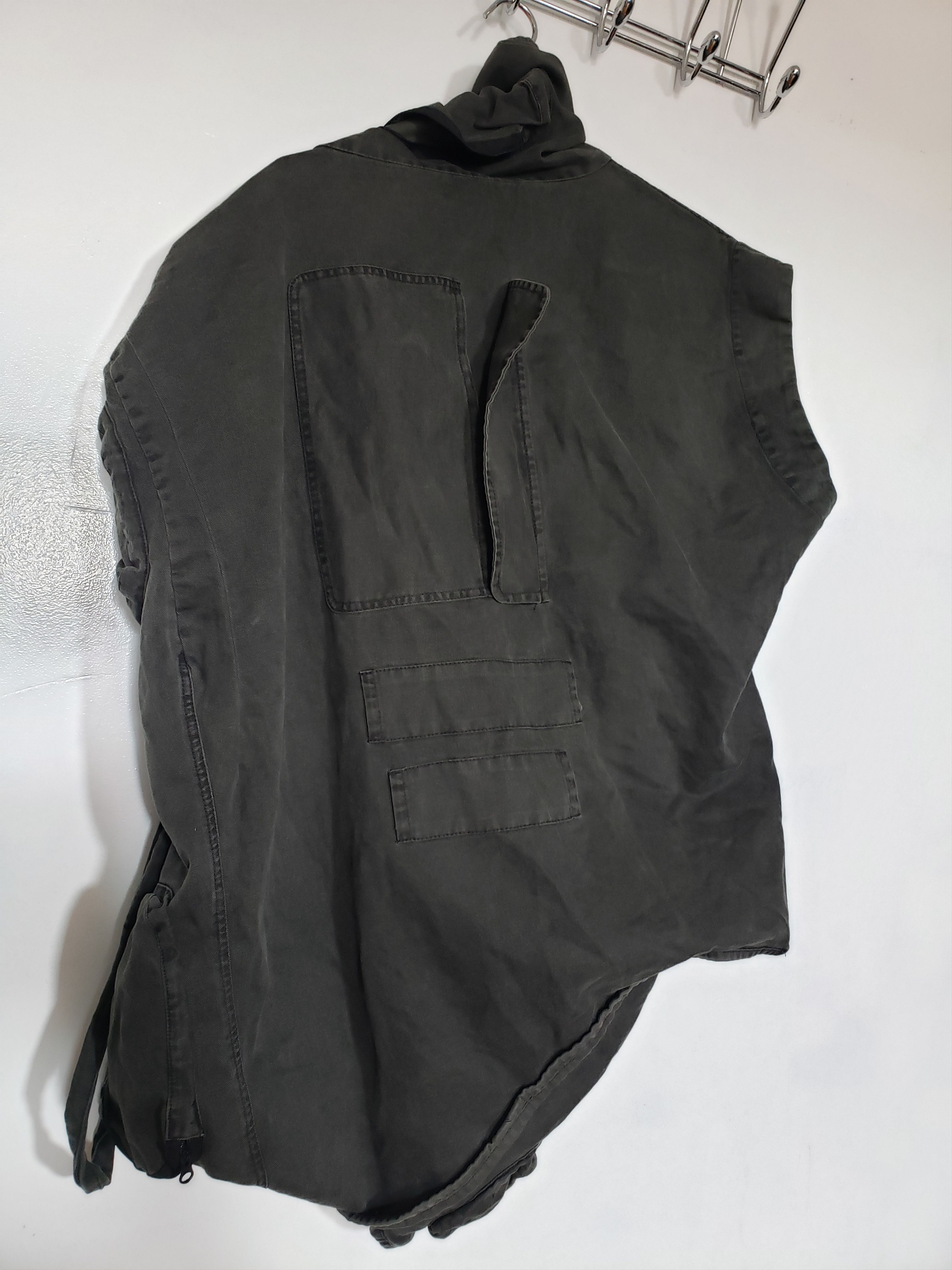 Demobaza Demobaza vest one size fits al Size US M / EU 48-50 / 2 - 6 Thumbnail