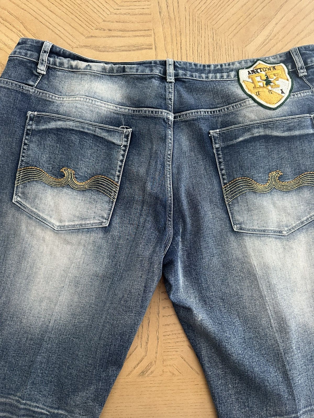 Born Fly Bornfly men's jeans featuring a distressed blue Size US 42 / EU 58 - 12 Thumbnail
