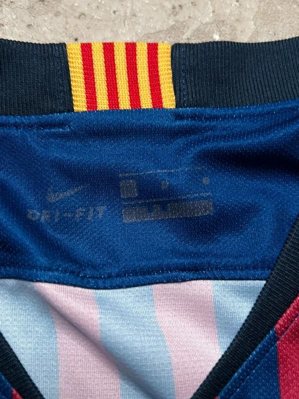 Nike 2018 - 2019 Home Nike FC Barcelona soccer jersey Size US M / EU 48-50 / 2 - 7 Thumbnail