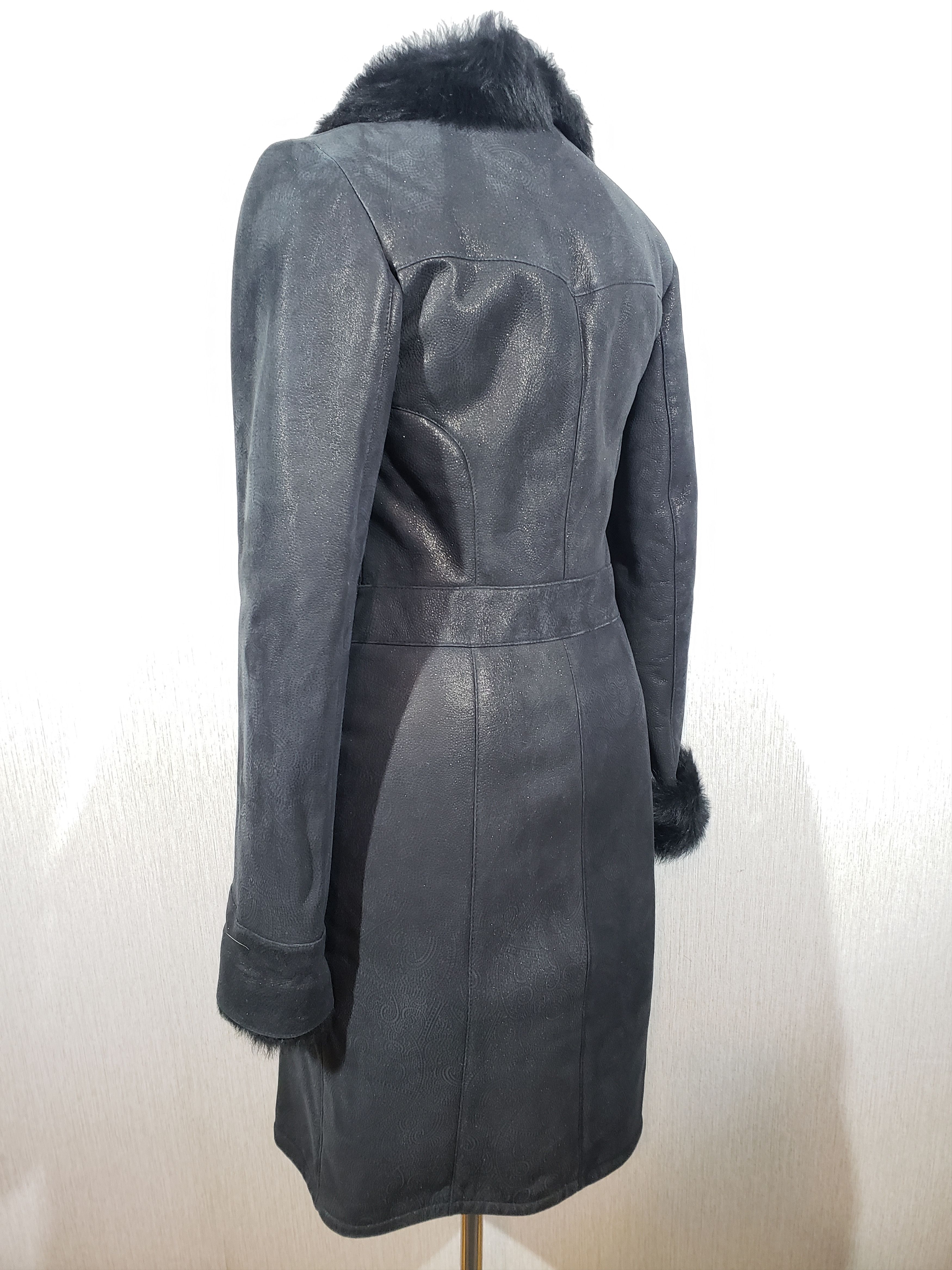 Other Stylish black sheepskin coat with buttons. Size M / US 6-8 / IT 42-44 - 6 Thumbnail