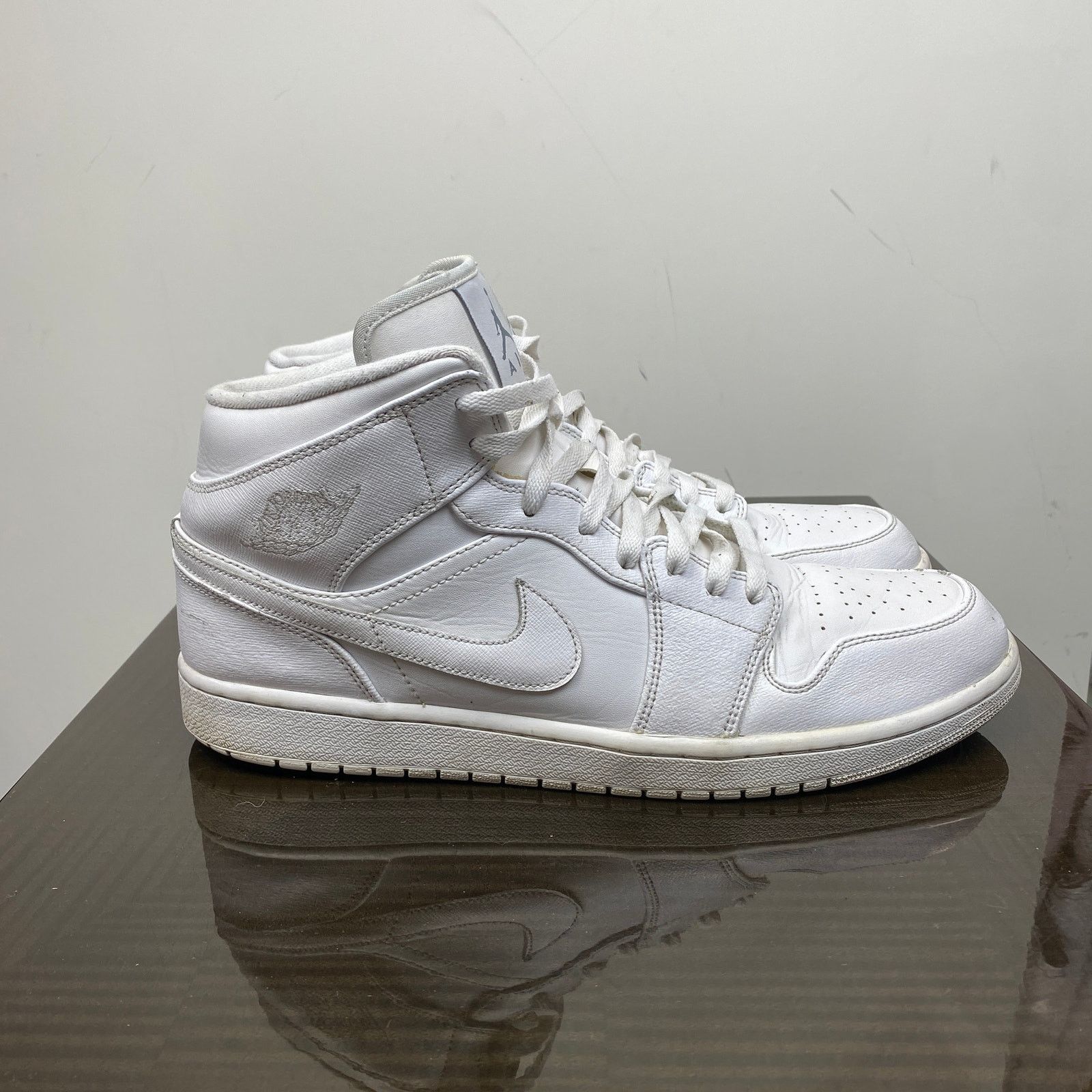Jordan Brand × Nike Nike Air Jordan 1 Mid Retro Triple White Shoes Sneakers 13 Size US 13 / EU 46 - 3 Thumbnail