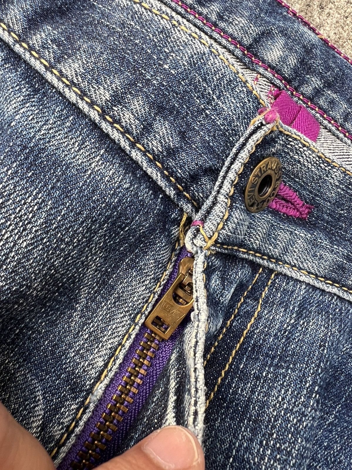Levi's 💥Baggy💥Vintage Levi’s 503 Distressed Mud Wash Jean Size US 35 - 16 Thumbnail