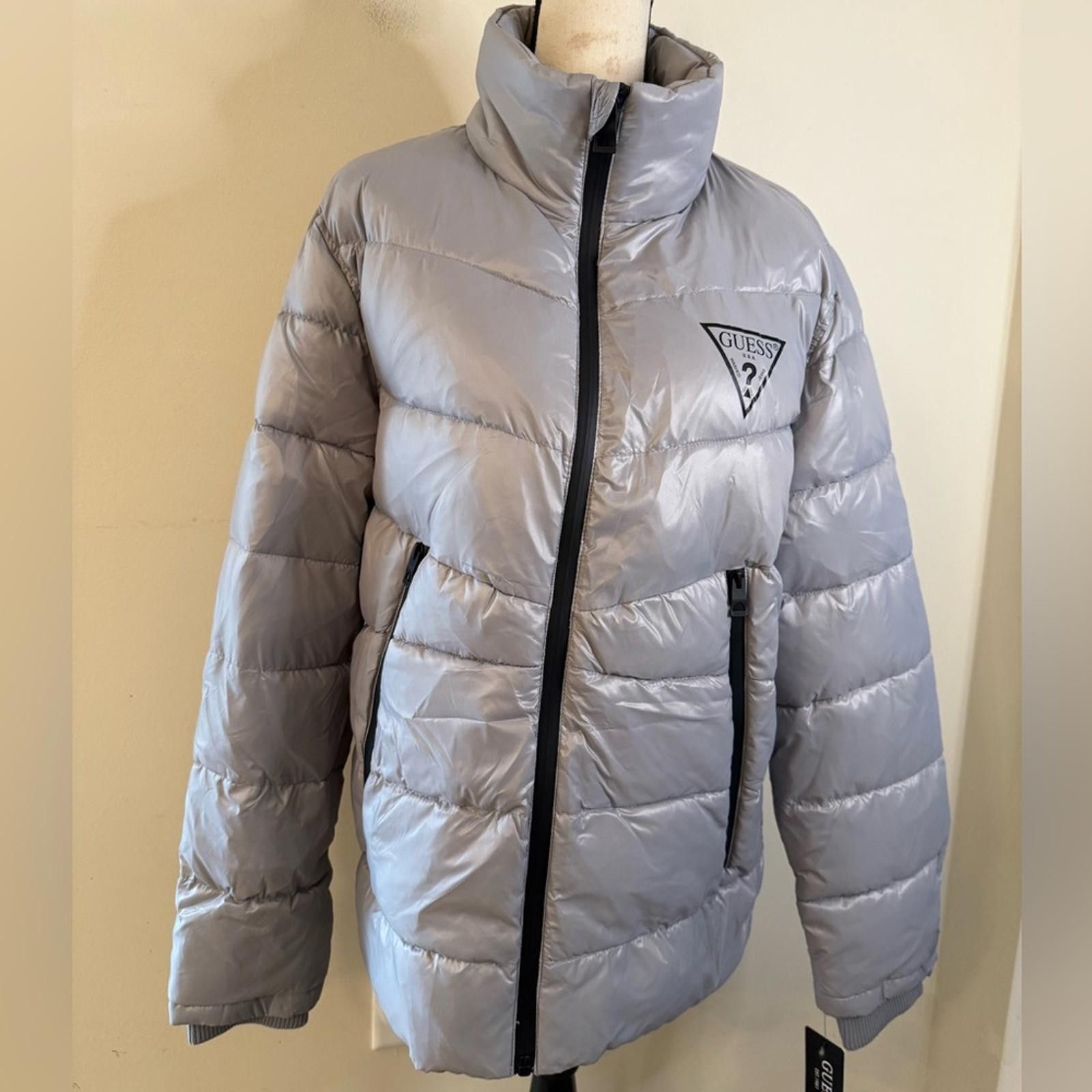 Guess light gray puffer coat zippered pockets Size LG